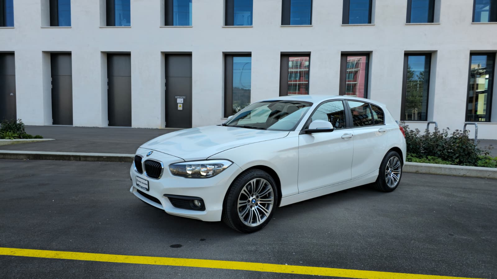 BMW 116i Business Facelift modell / NAVI / FRISCH AB MFK / AB SERVICE
