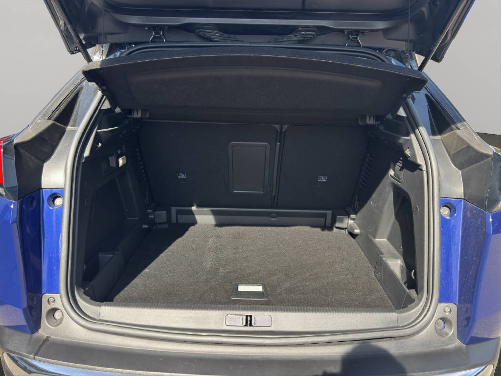 PEUGEOT 3008 1.2 PureTech Allure-image-13