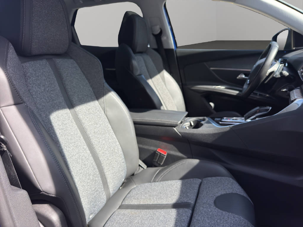 PEUGEOT 3008 1.2 PureTech Allure-image-10