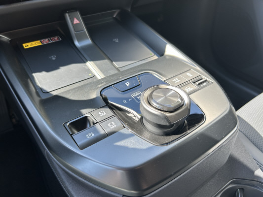 TOYOTA bZ4X Premium 73,1 kWh AWD-image-11