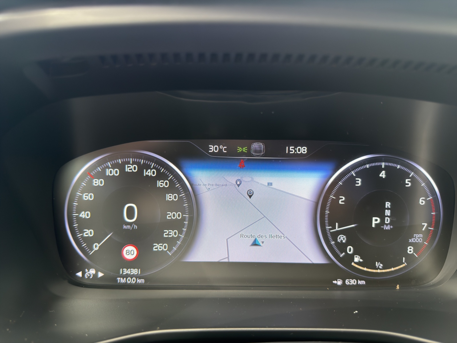 VOLVO XC40 T4 AWD R-Design Geartronic-image-17
