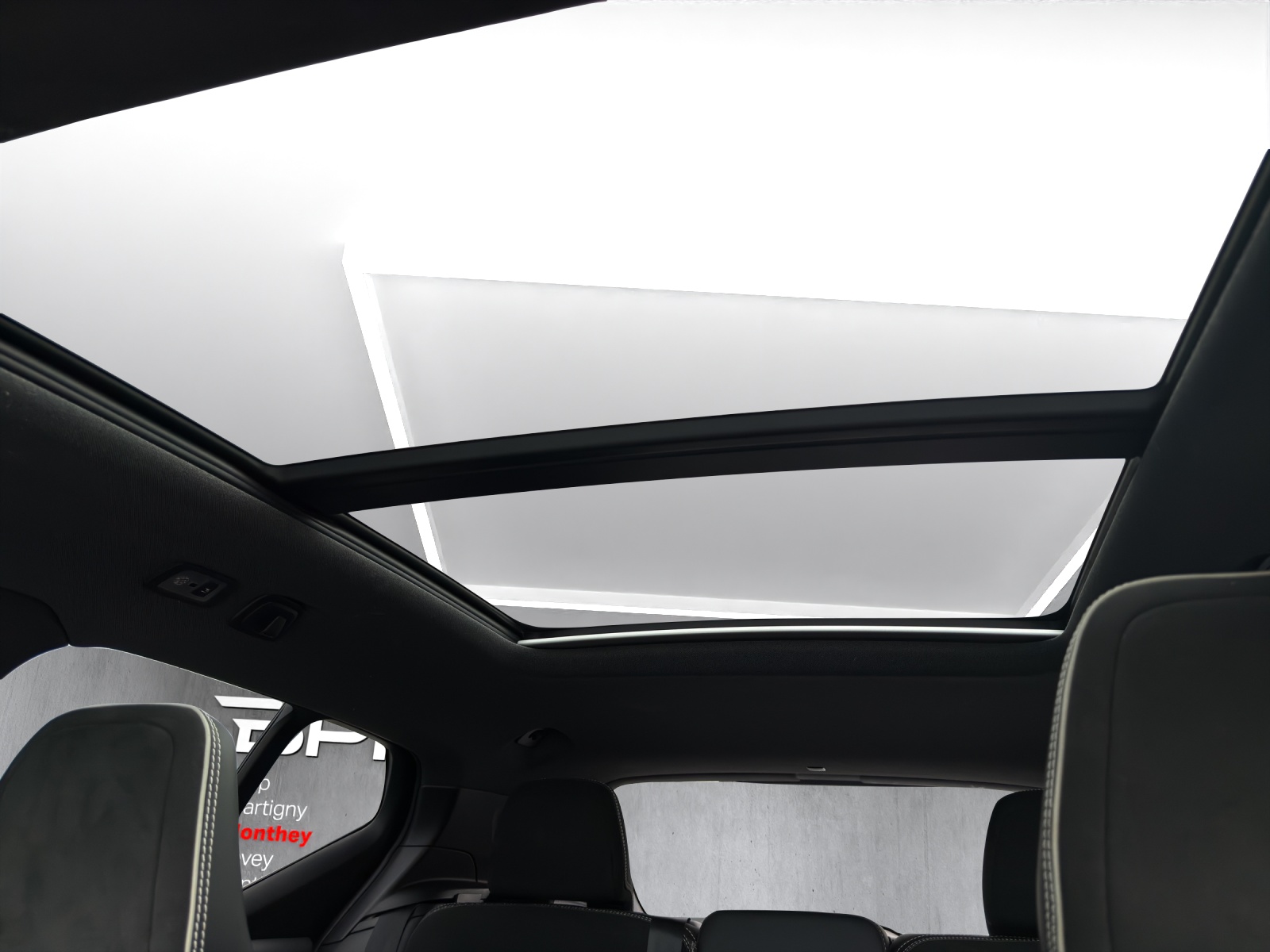 VOLVO XC40 T4 AWD R-Design Geartronic-image-16