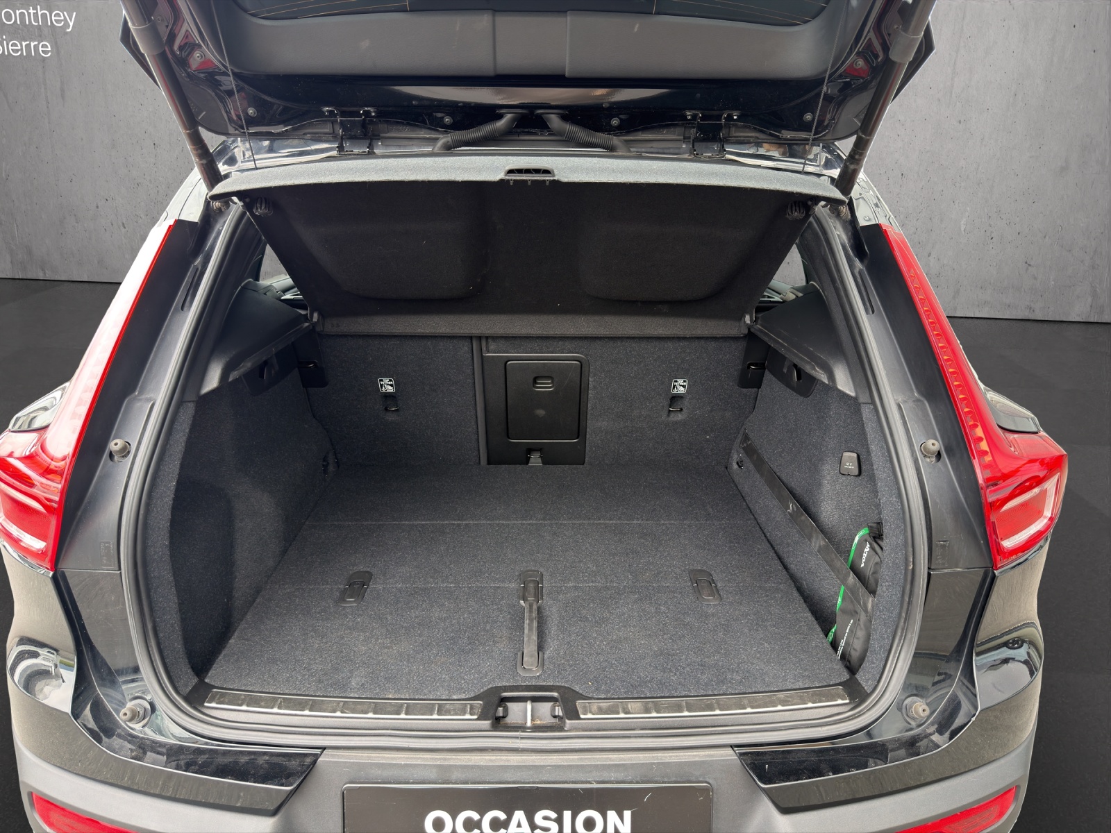 VOLVO XC40 T4 AWD R-Design Geartronic-image-15
