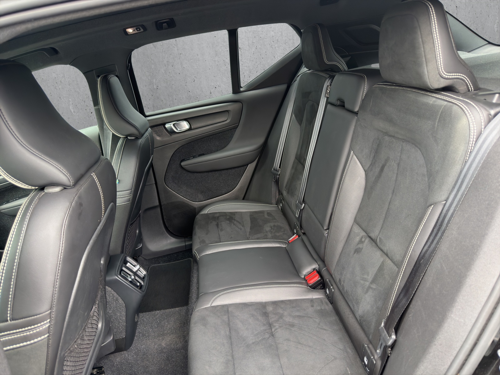 VOLVO XC40 T4 AWD R-Design Geartronic-image-14
