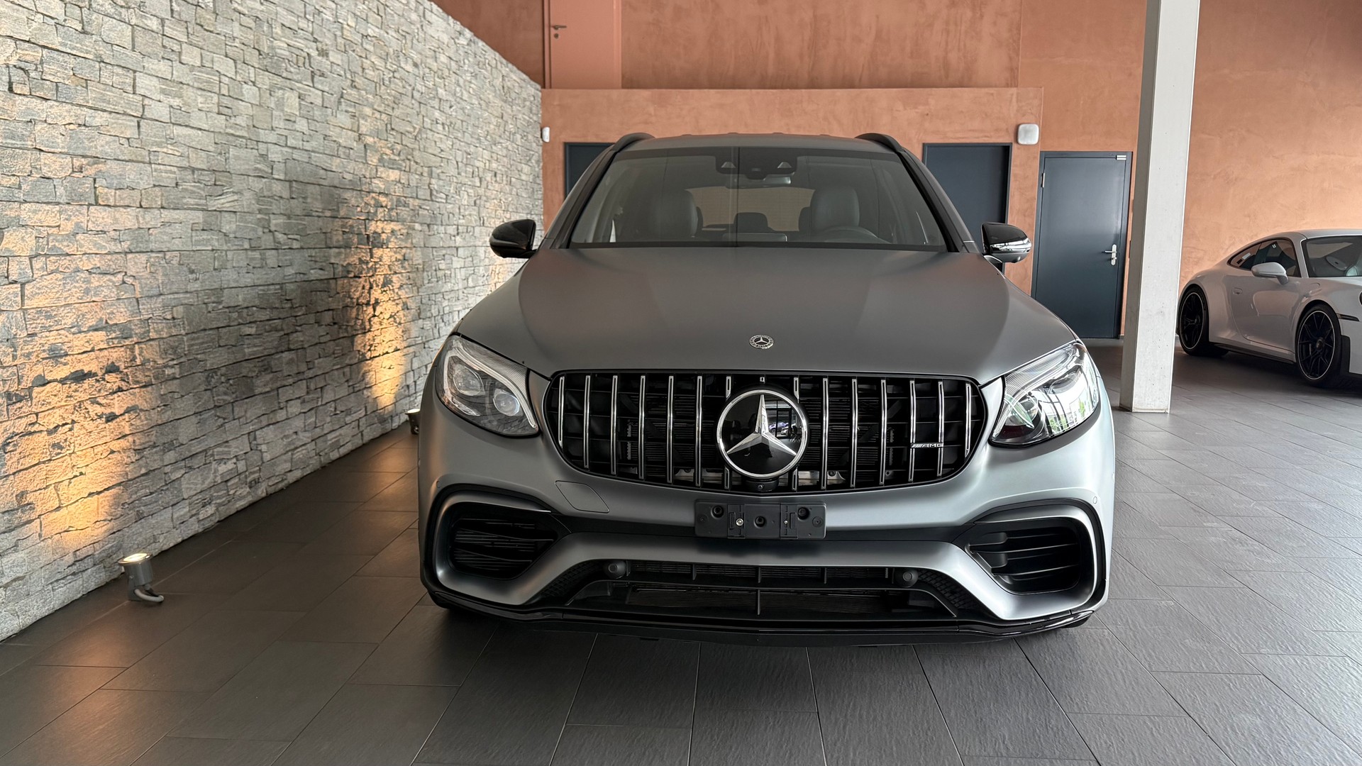 MERCEDES-BENZ GLC 63 S AMG 4Matic+ 9G-Tronic-image-4