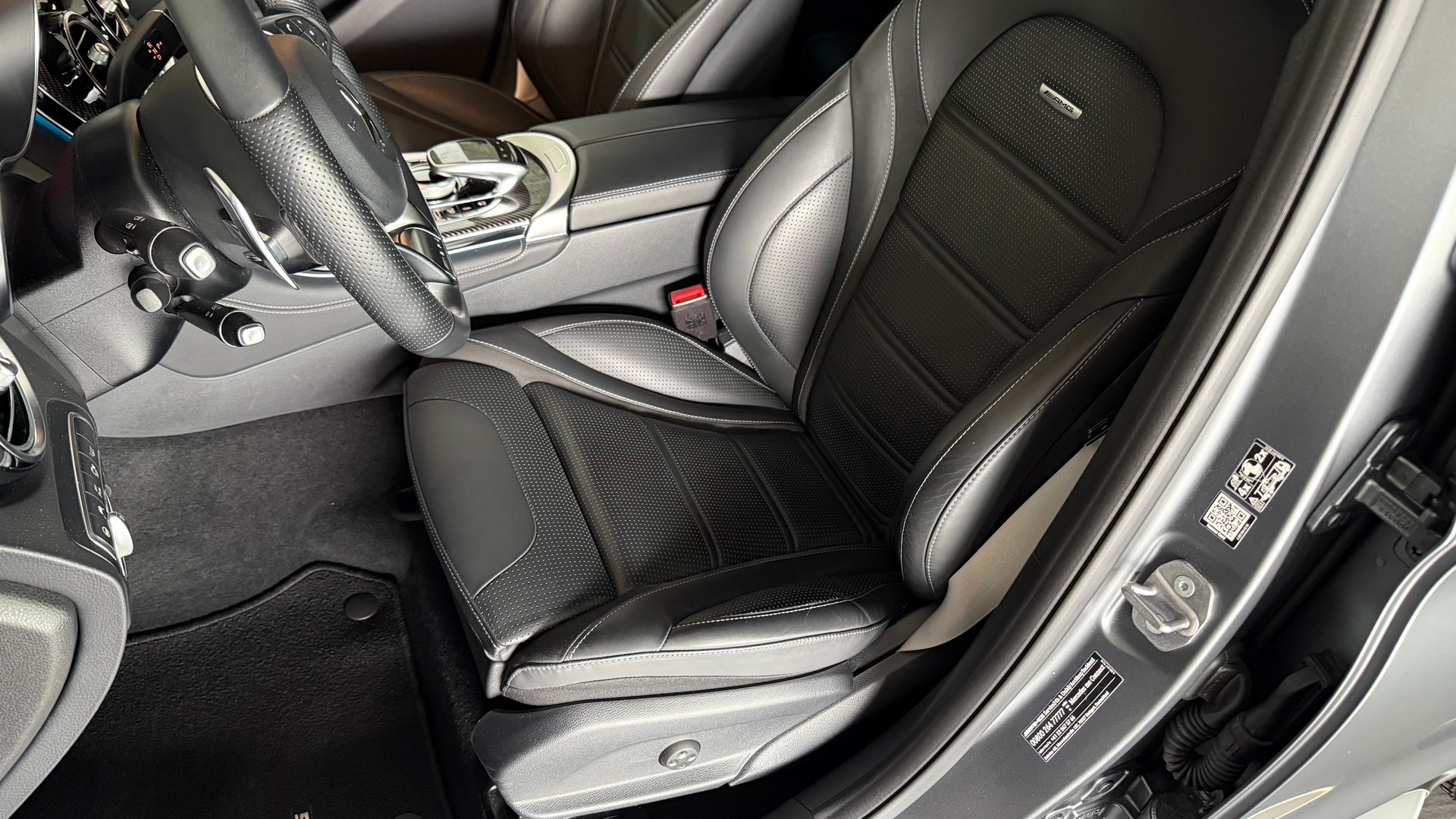 MERCEDES-BENZ GLC 63 S AMG 4Matic+ 9G-Tronic-image-18