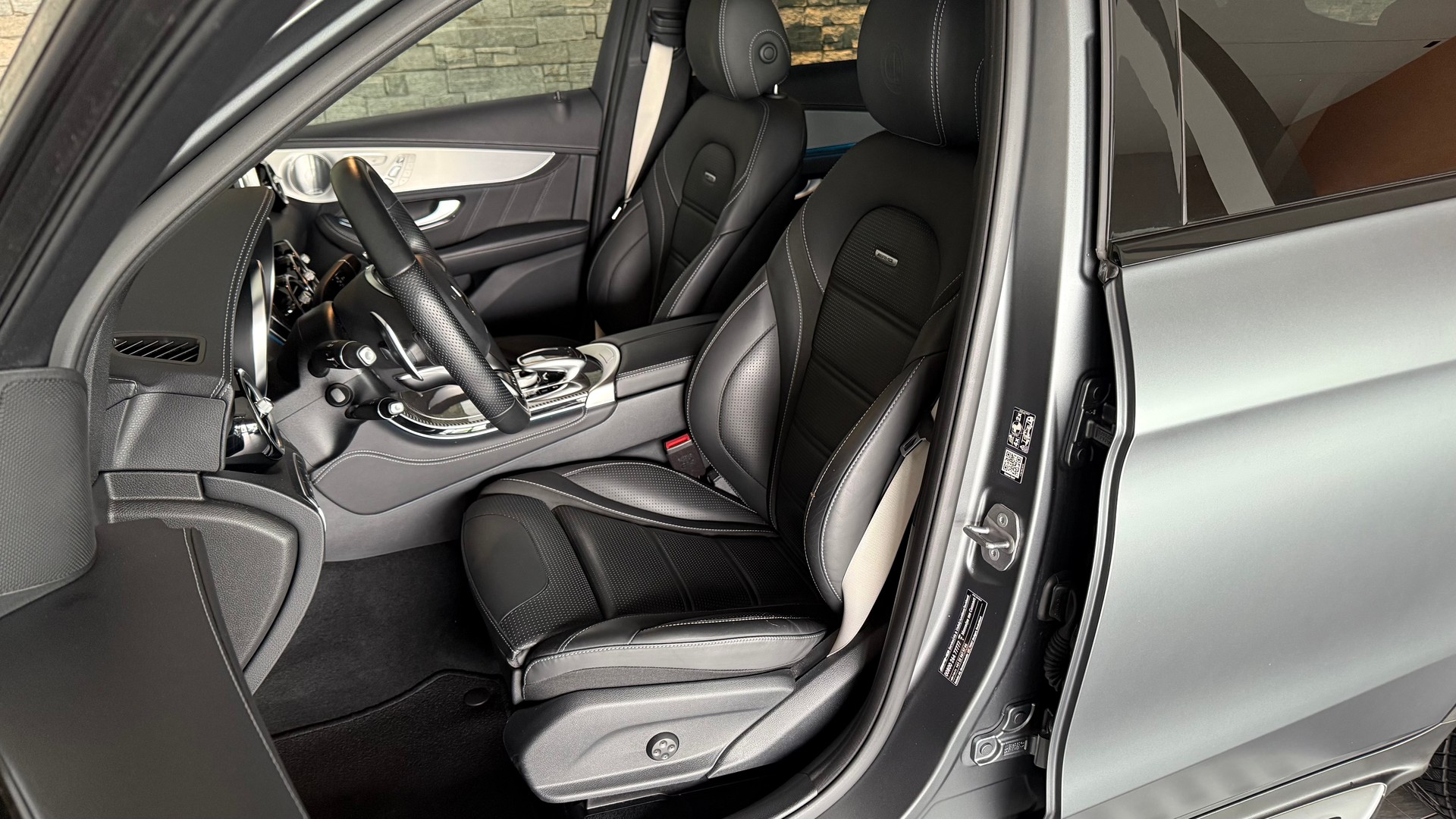 MERCEDES-BENZ GLC 63 S AMG 4Matic+ 9G-Tronic-image-11