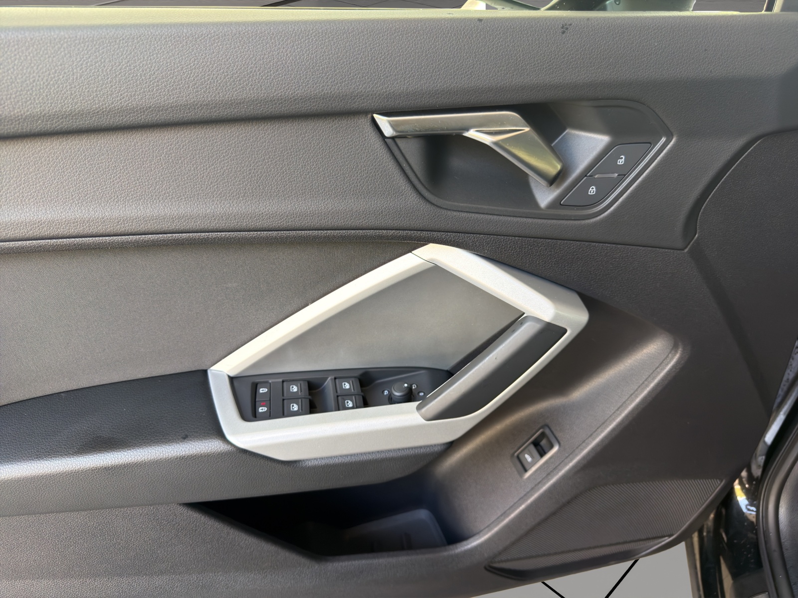 AUDI Q3 SB 35 TFSI Attr-image-9