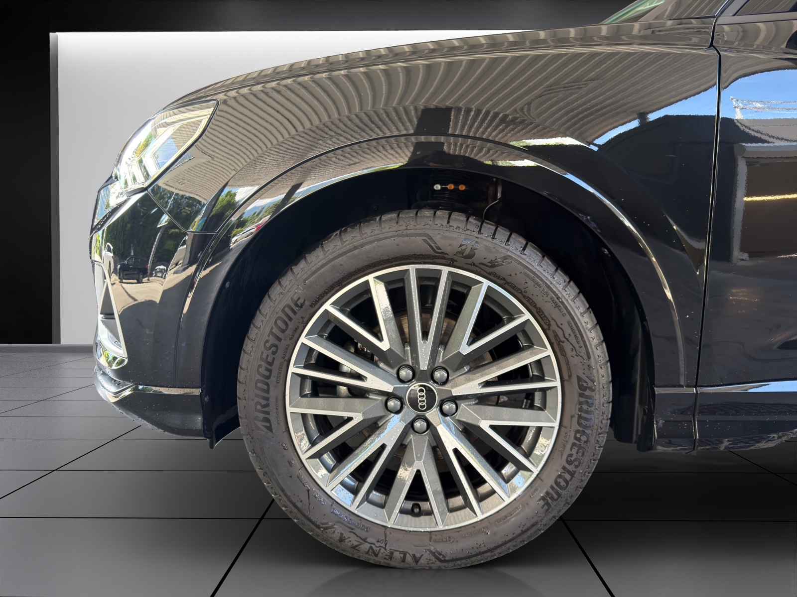 AUDI Q3 SB 35 TFSI Attr-image-5