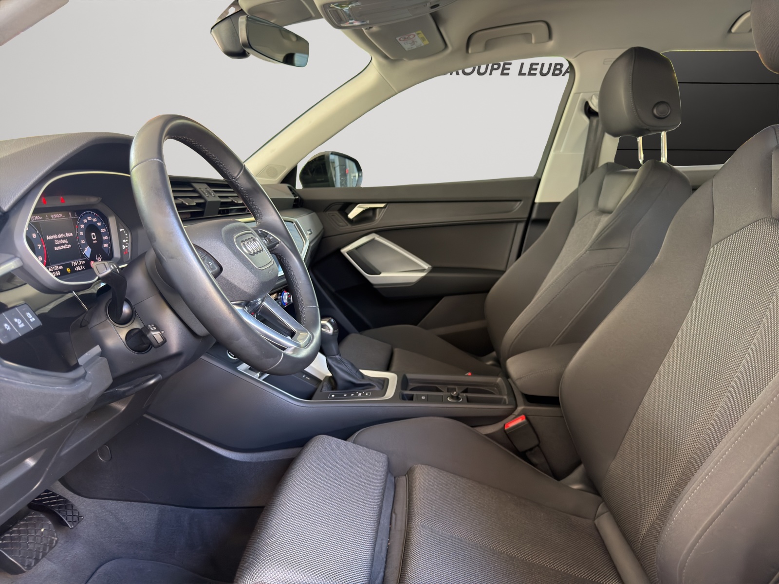 AUDI Q3 SB 35 TFSI Attr-image-10