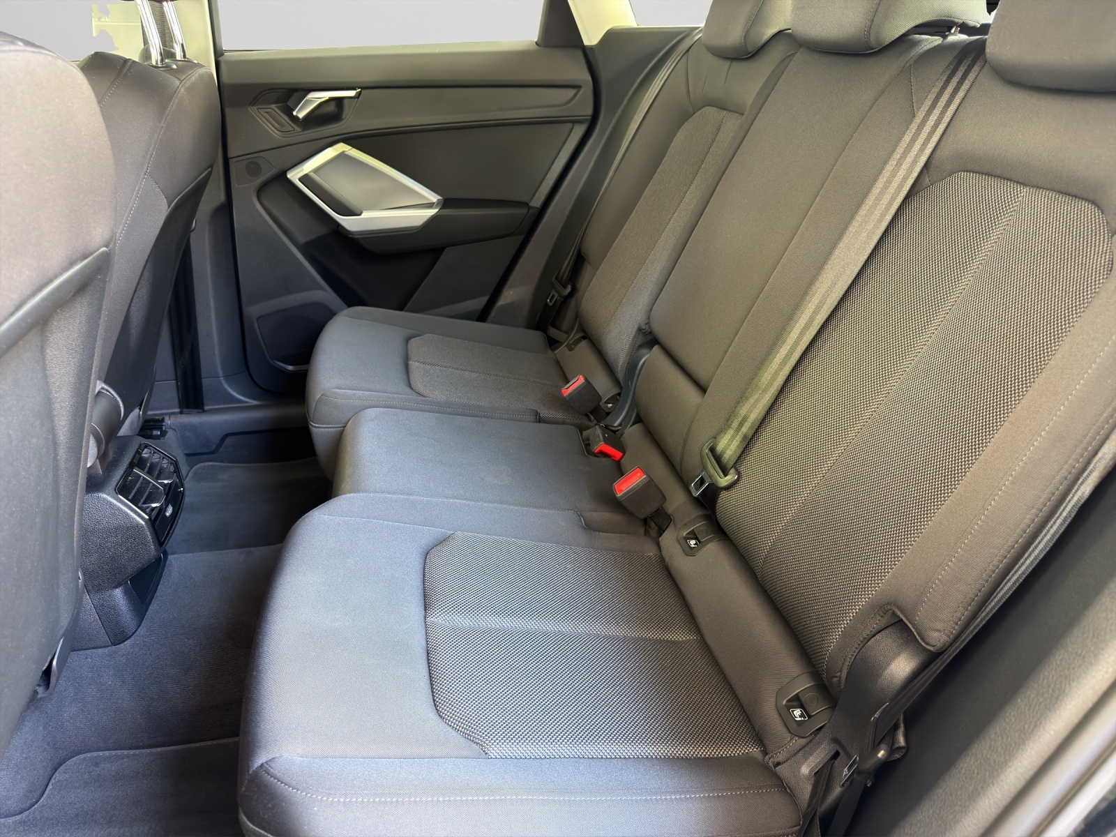 AUDI Q3 SB 35 TFSI Attr-image-12