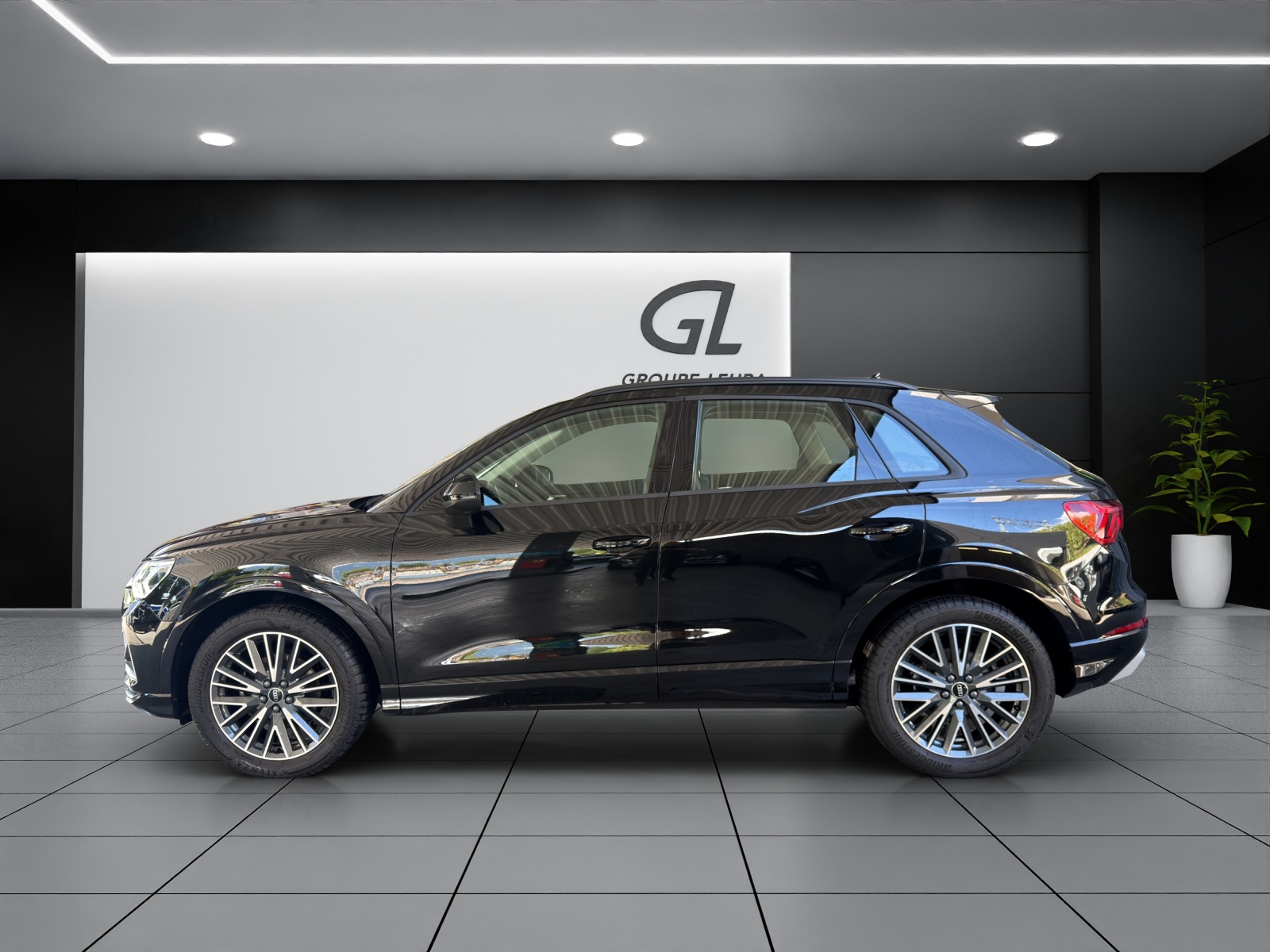 AUDI Q3 SB 35 TFSI Attr-showroom-element-2