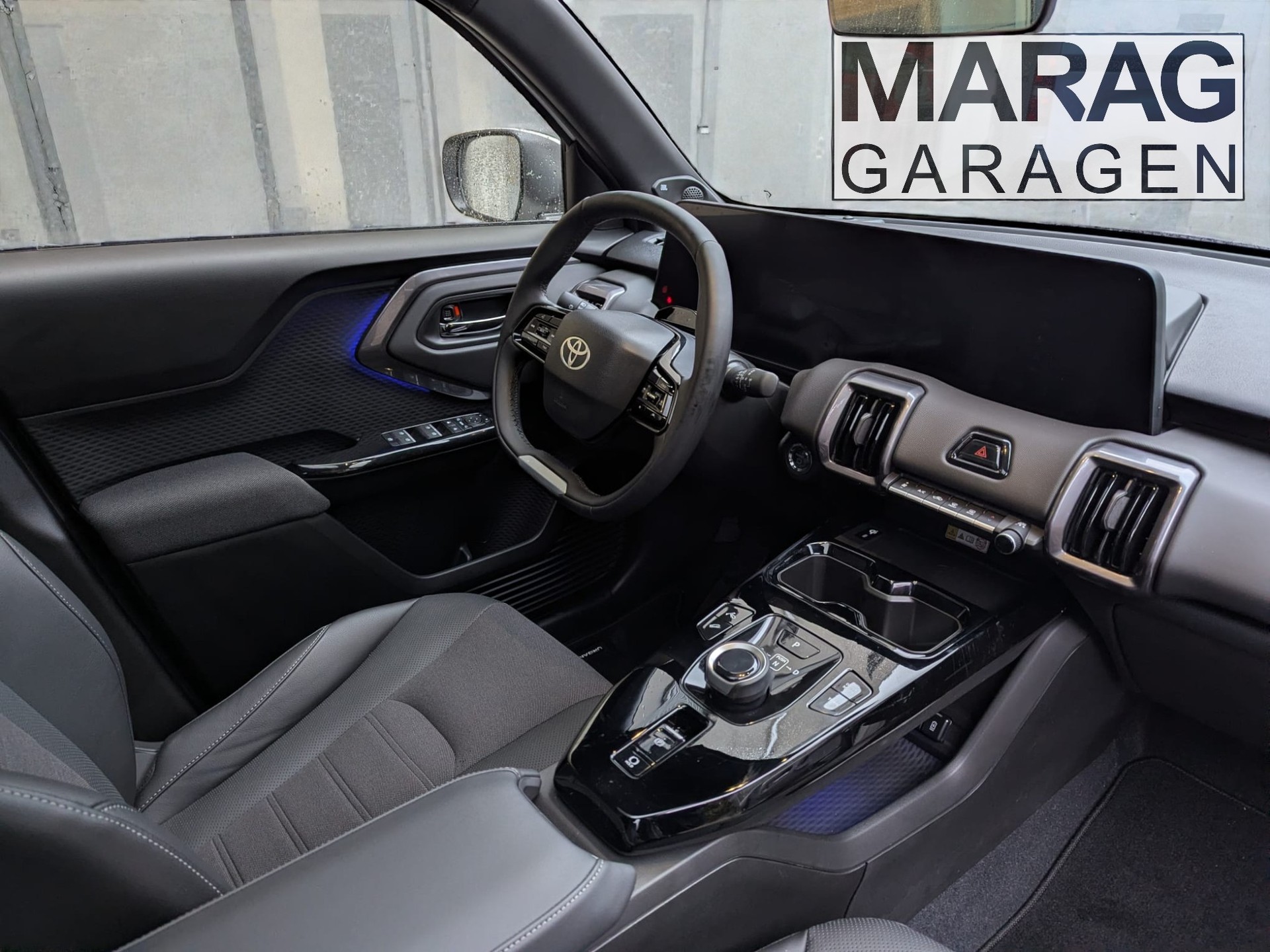 TOYOTA Urban Cruiser 61 kWh Premium AWD-image-8