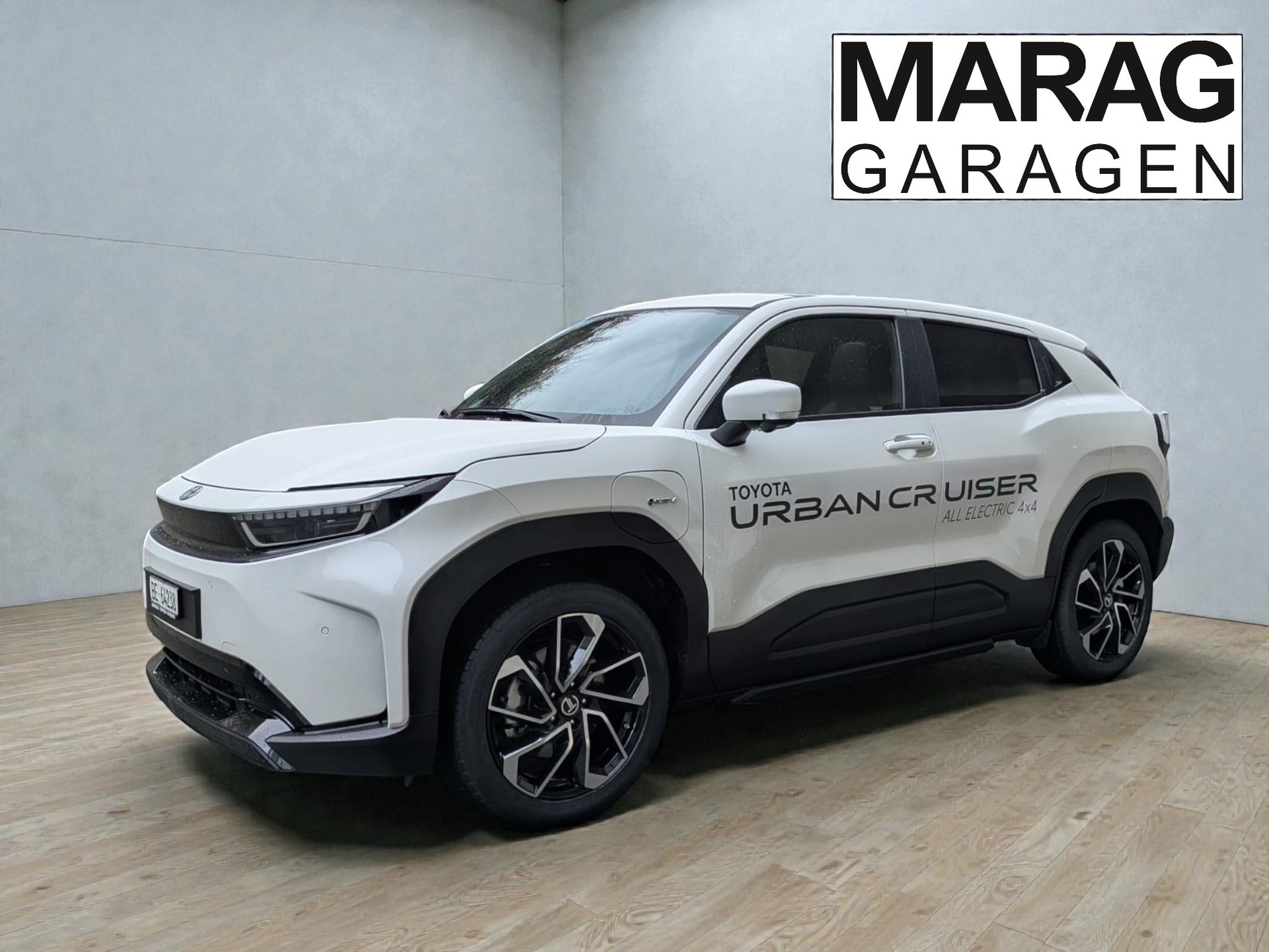 TOYOTA Urban Cruiser 61 kWh Premium AWD-image-1