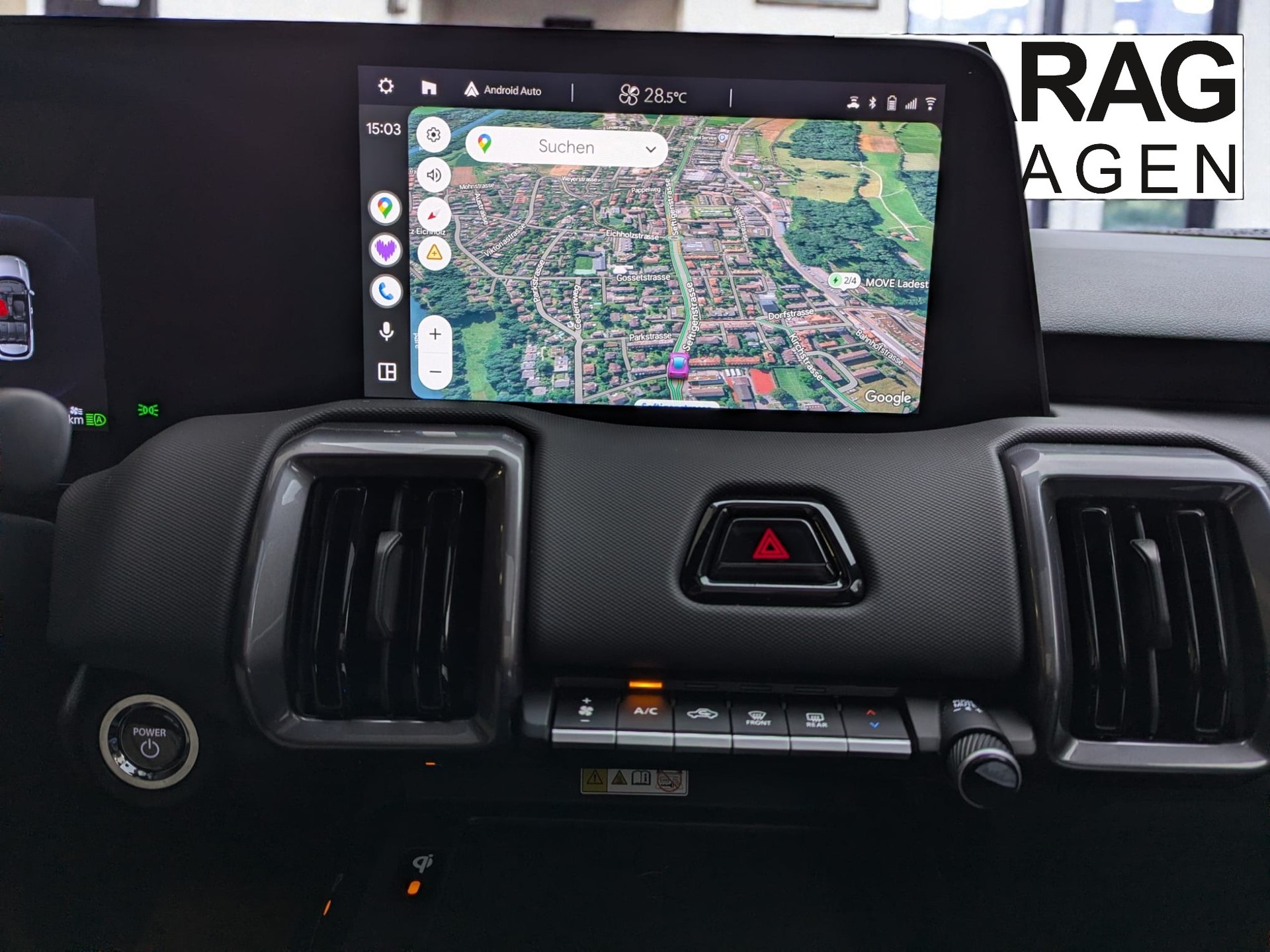 TOYOTA Urban Cruiser 61 kWh Premium AWD-image-13