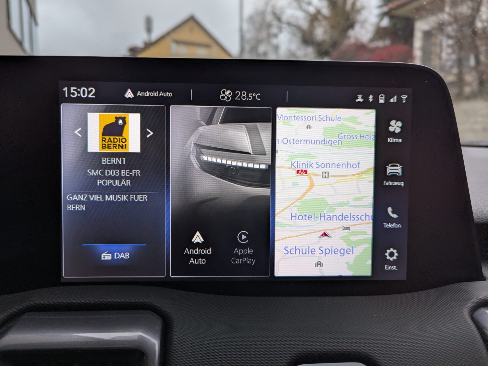 TOYOTA Urban Cruiser 61 kWh Premium AWD-image-12