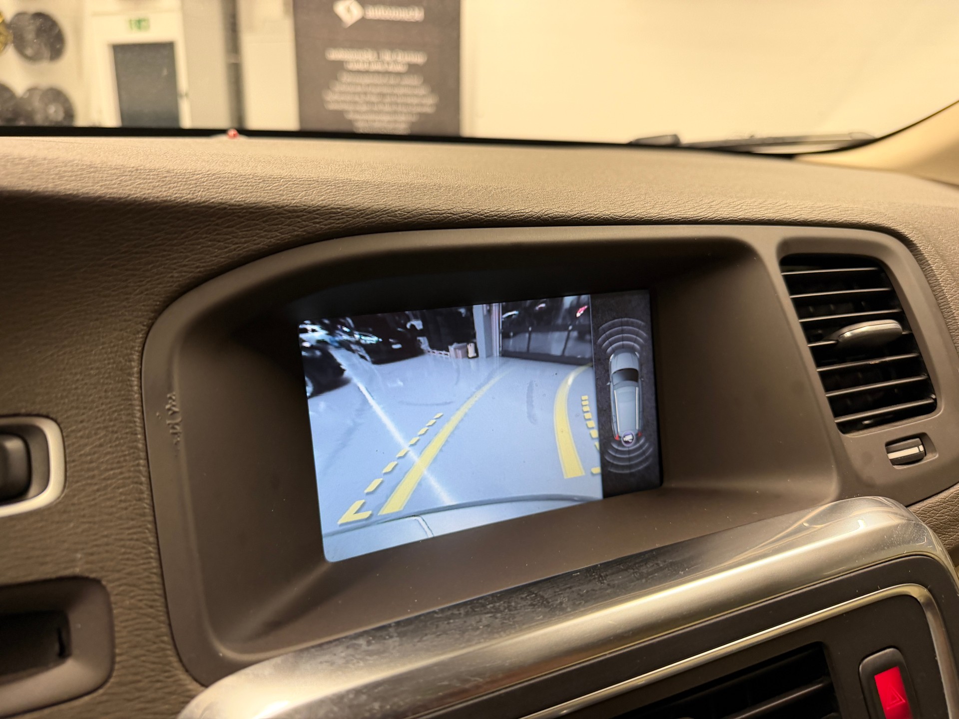 VOLVO V60 2.0 T5 Summum *CH-Auto*ACC*Rückfahrkamera*Schiebedach*Frisch ab MFK*Garantie*-image-24