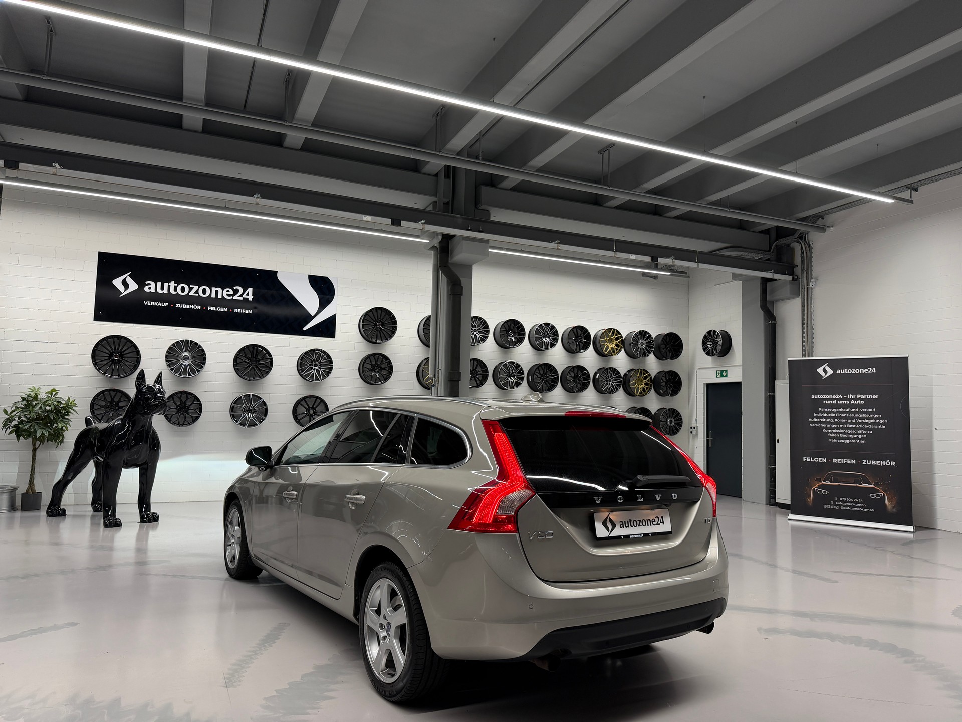 VOLVO V60 2.0 T5 Summum-showroom-element-2