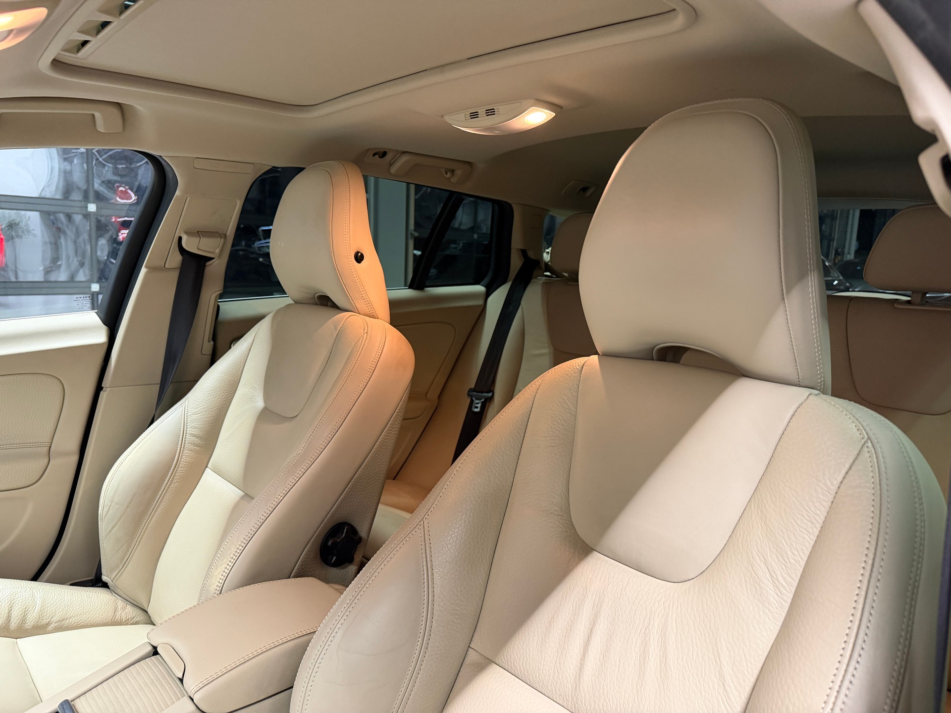 VOLVO V60 2.0 T5 Summum *CH-Auto*ACC*Rückfahrkamera*Schiebedach*Frisch ab MFK*Garantie*-image-13