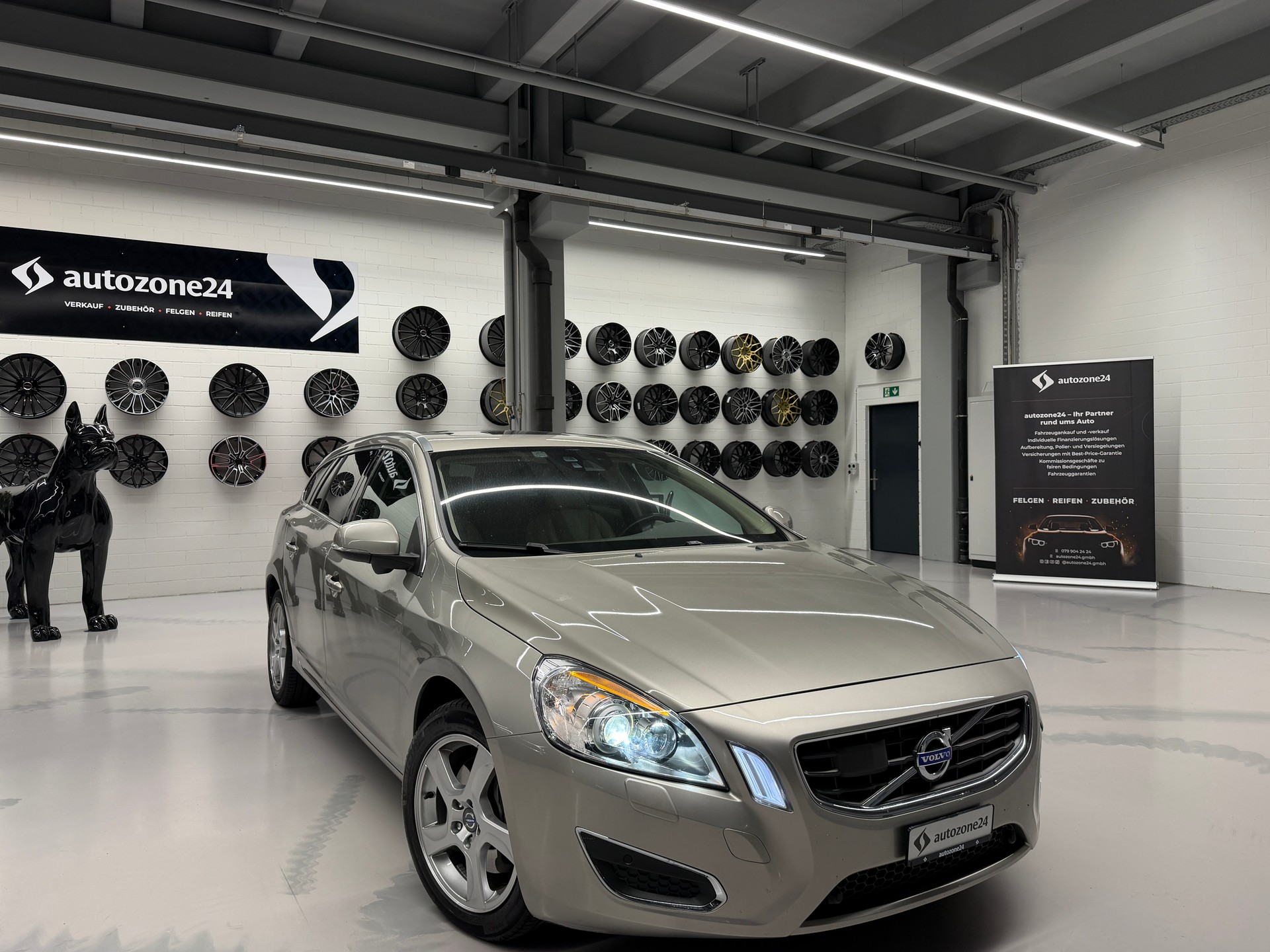 VOLVO V60 2.0 T5 Summum-showroom-element-3