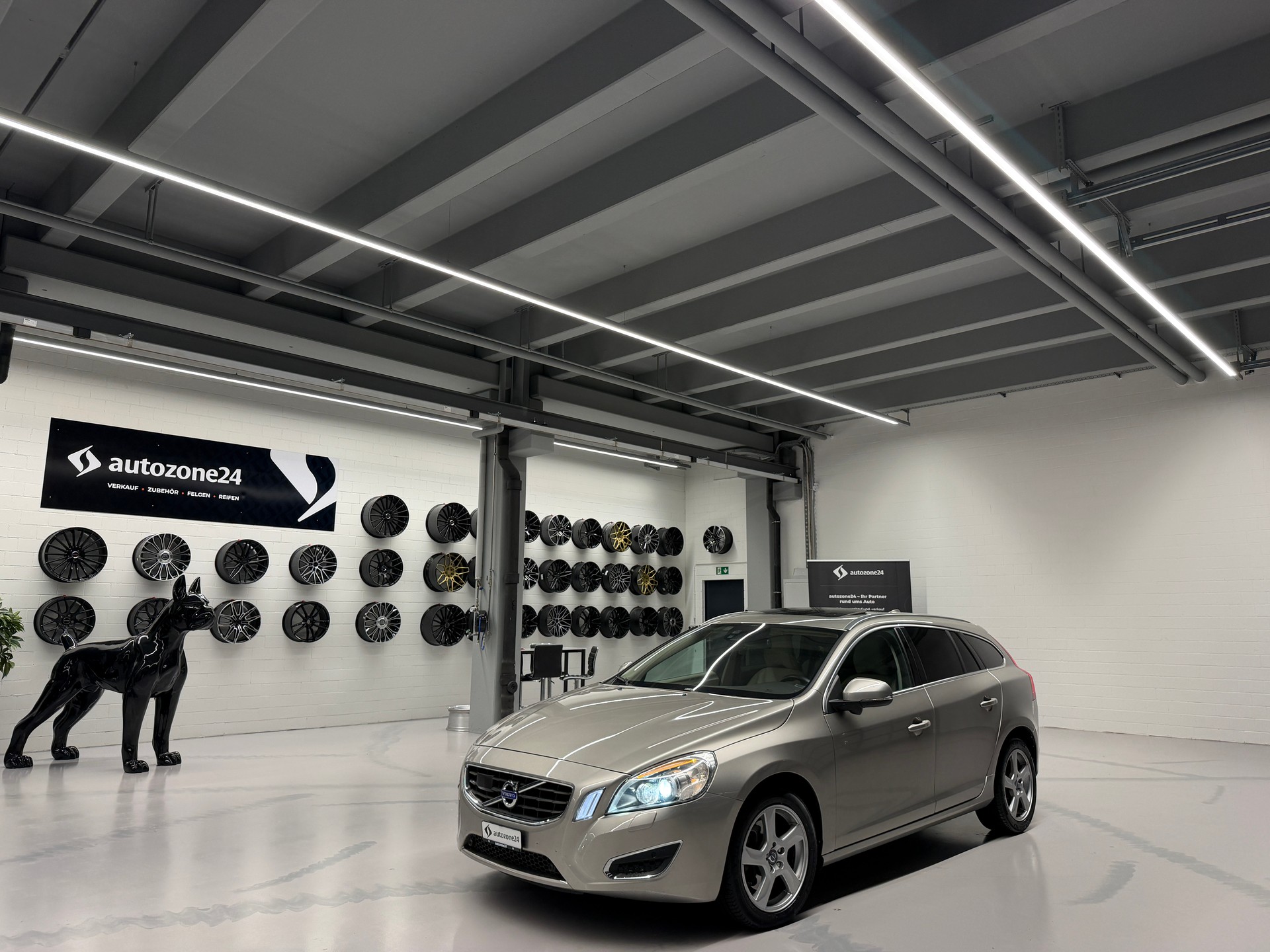 VOLVO V60 2.0 T5 Summum-showroom-element-1