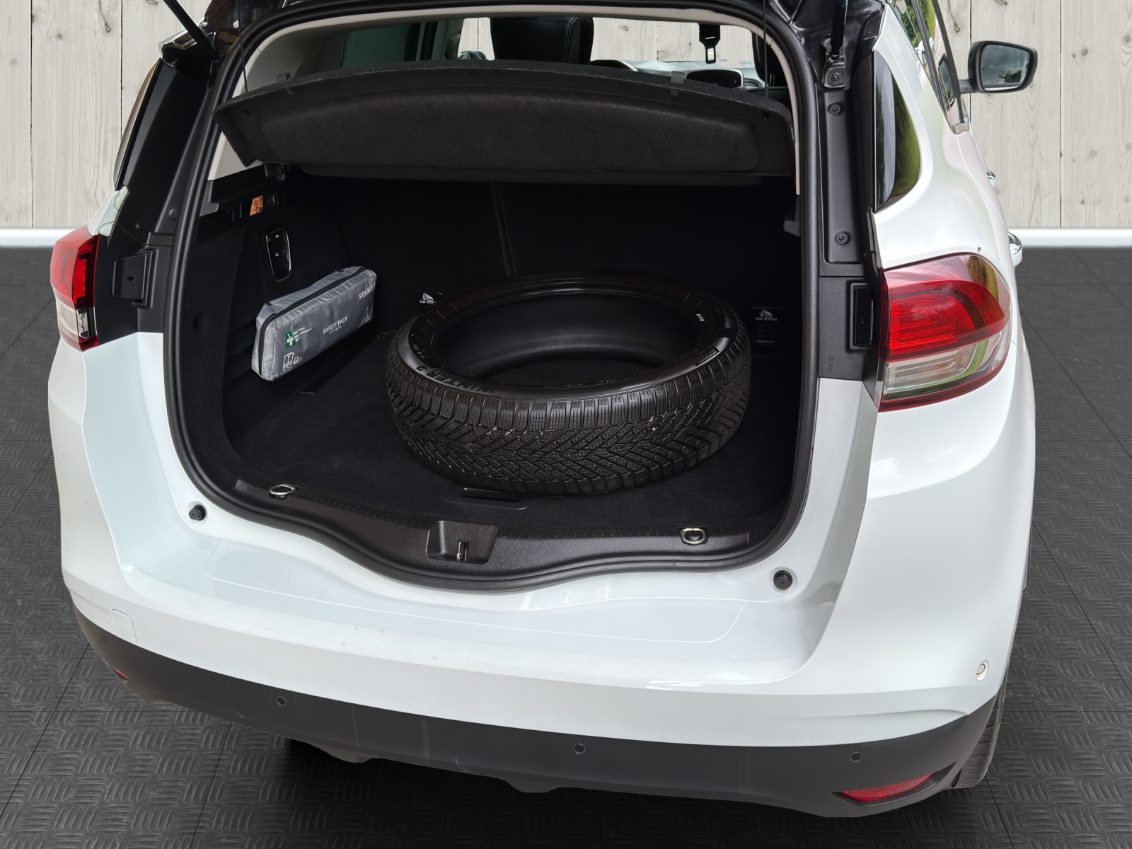 RENAULT Scénic 1.6 dCi Bose EDC-image-14