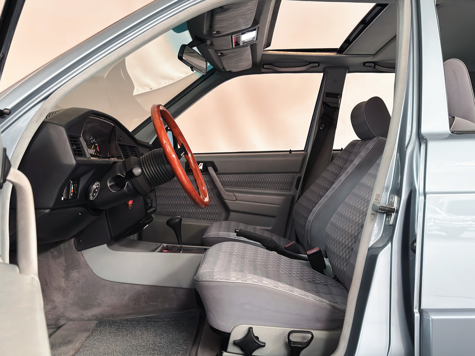MERCEDES-BENZ 190 E 2.0-image-12
