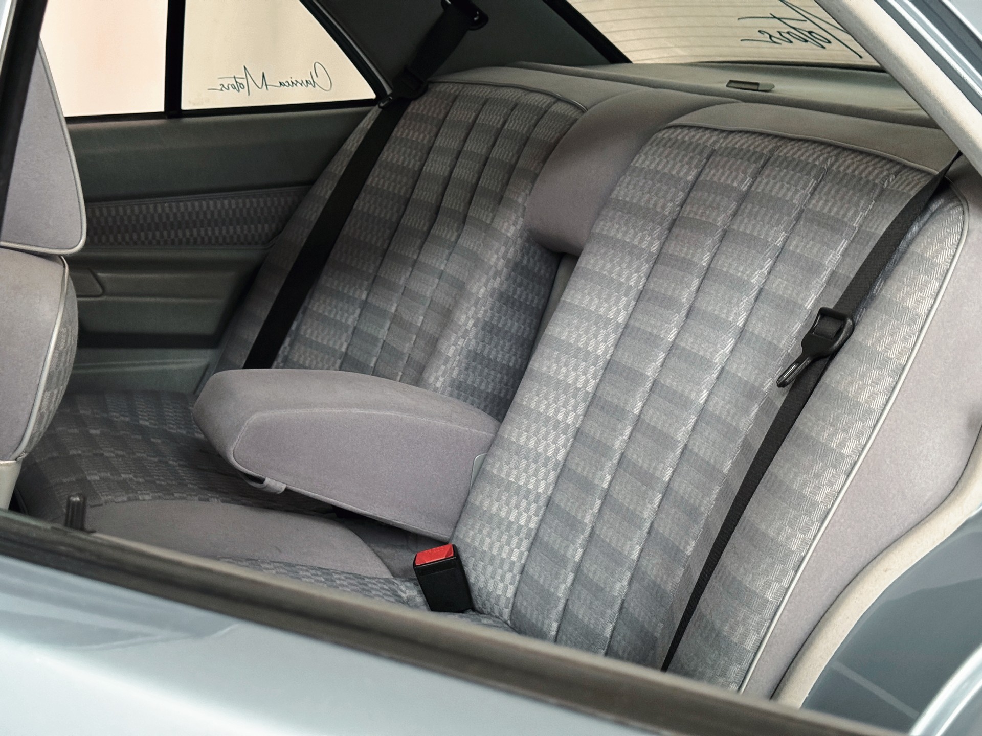MERCEDES-BENZ 190 E 2.0-image-14