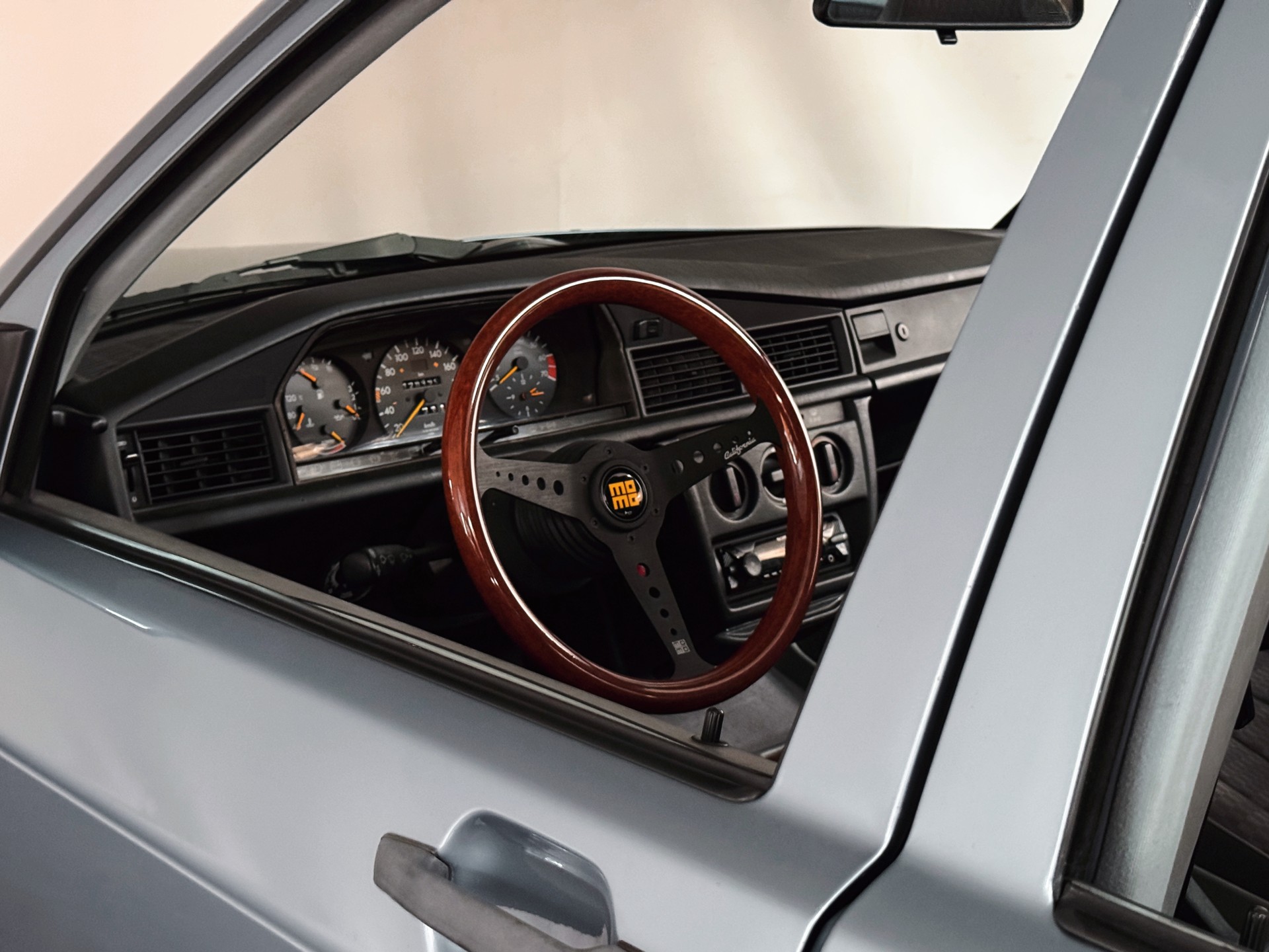MERCEDES-BENZ 190 E 2.0-image-10