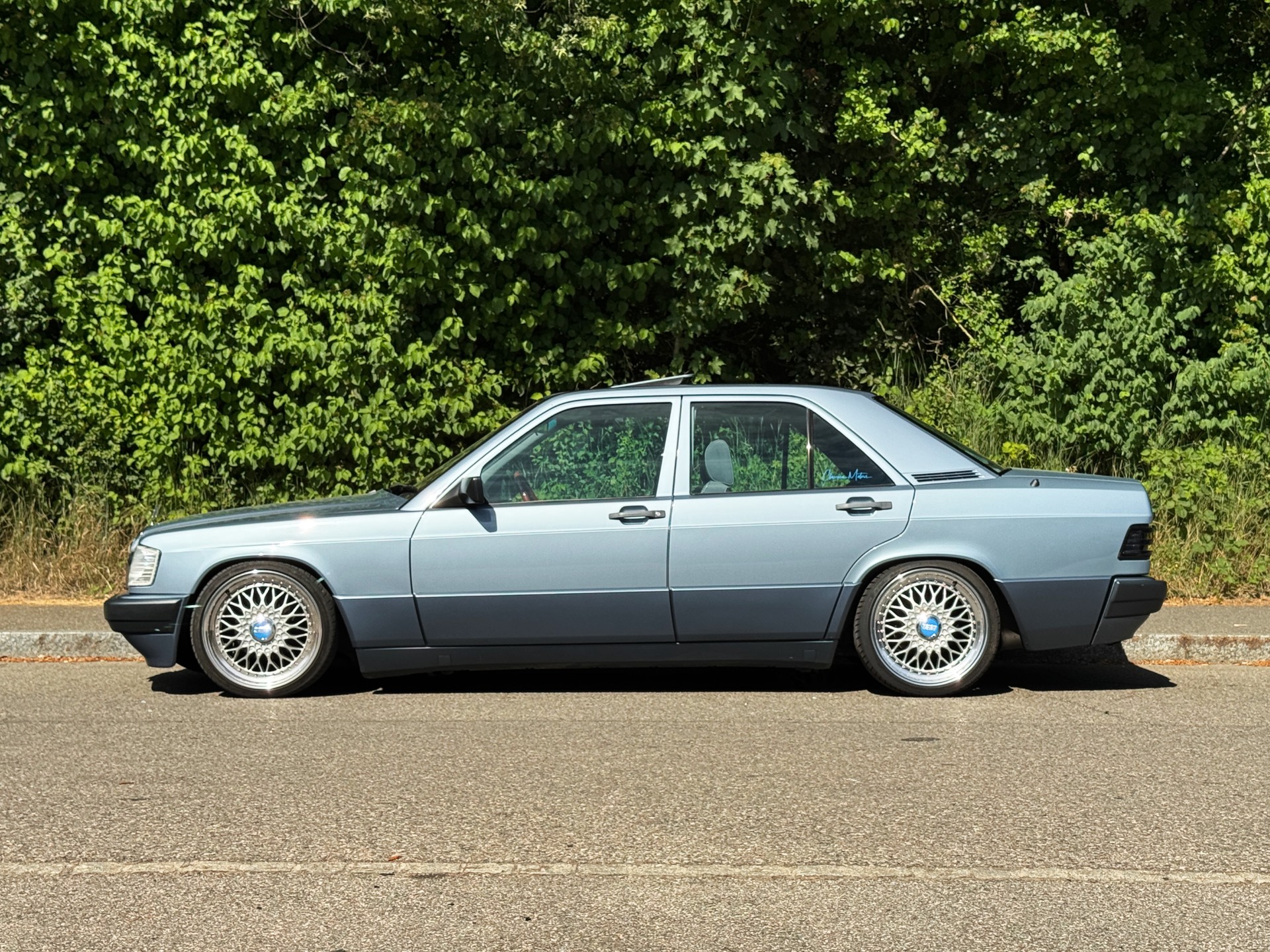 MERCEDES-BENZ 190 E 2.0-showroom-element-2