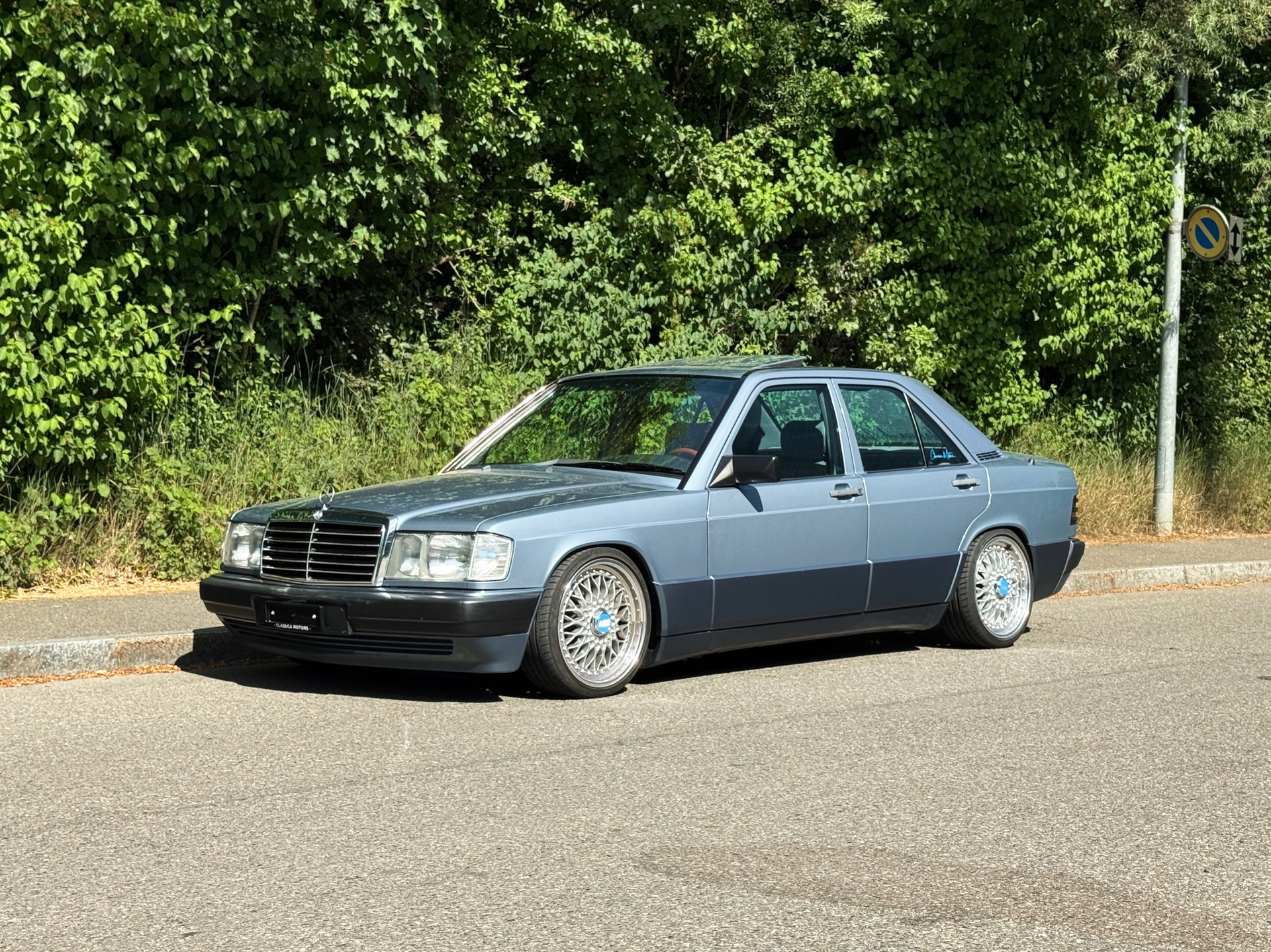 MERCEDES-BENZ 190 E 2.0-showroom-element-1