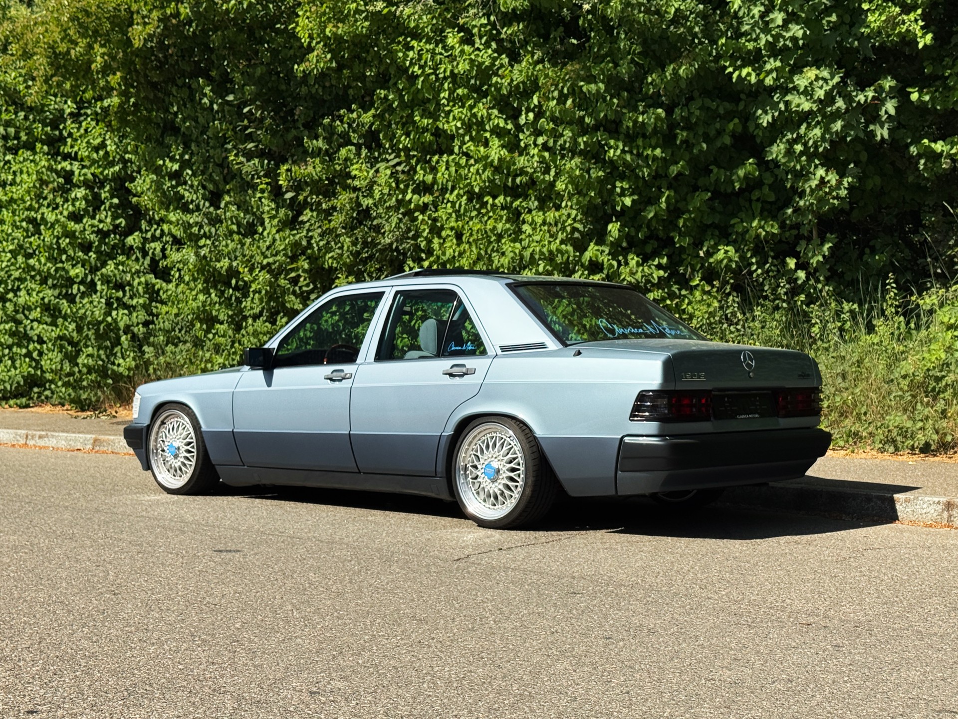 MERCEDES-BENZ 190 E 2.0-showroom-element-3