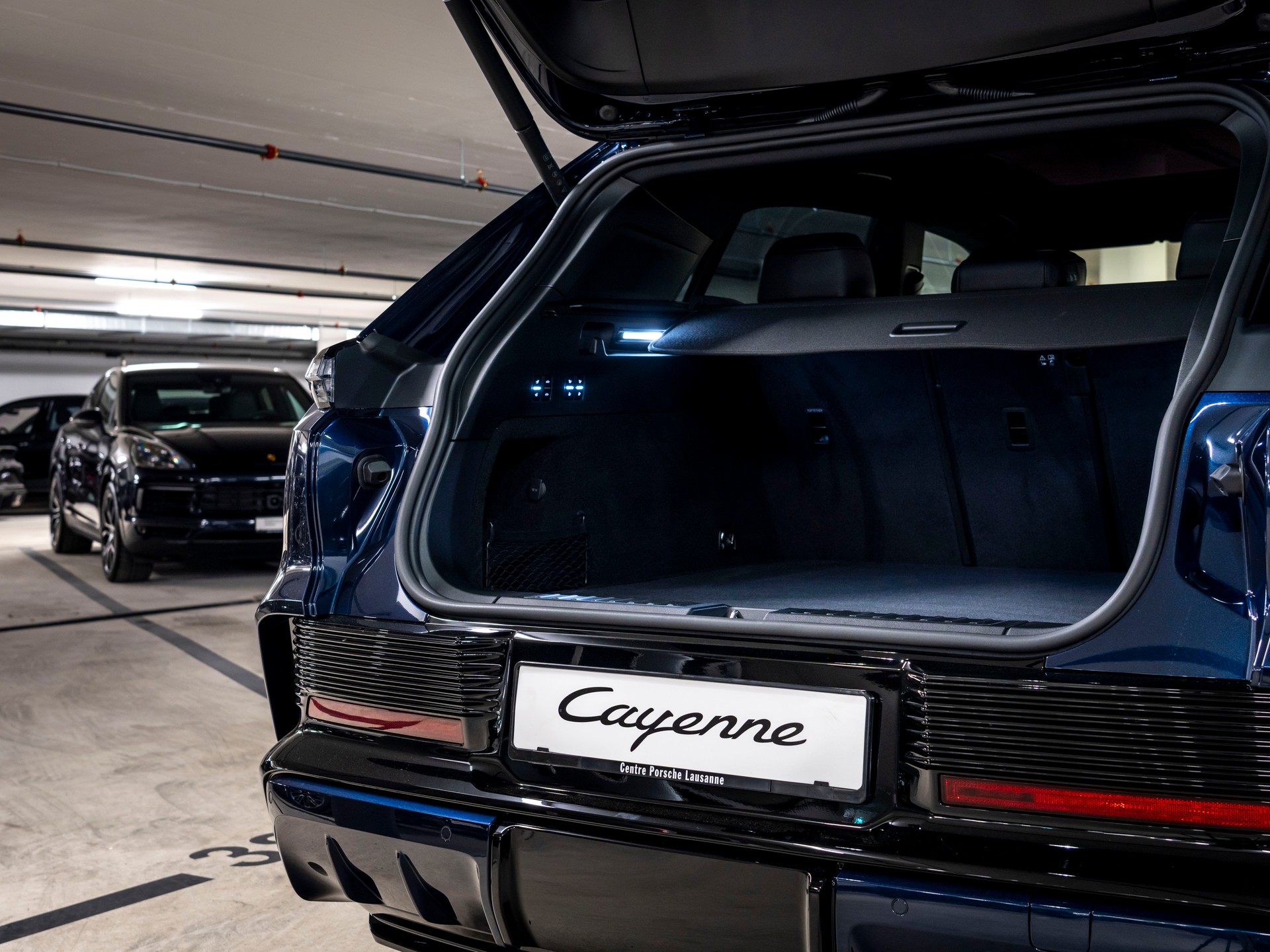PORSCHE Cayenne S Electric 113 kWh-image-14