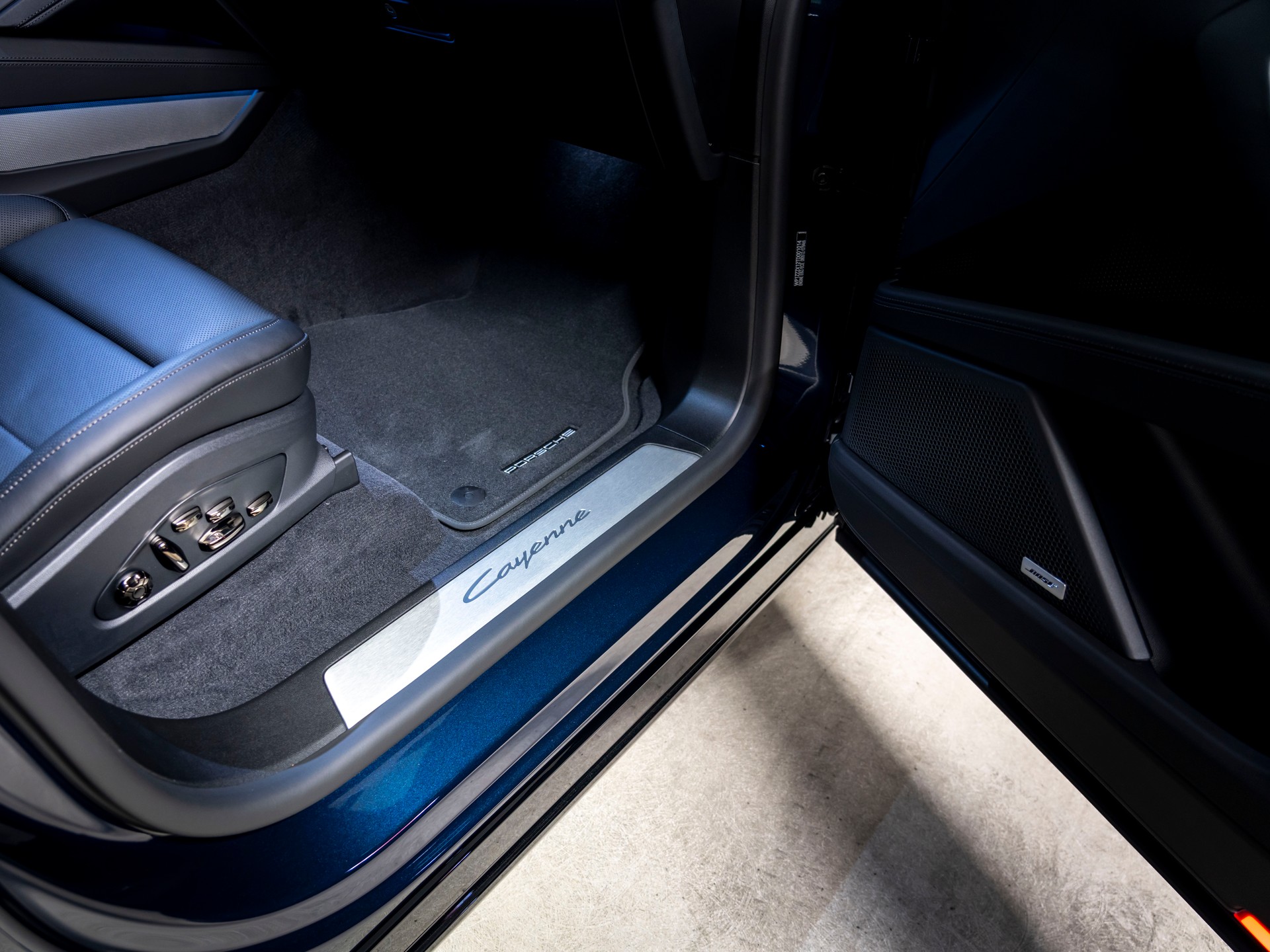 PORSCHE Cayenne S Electric 113 kWh-image-23