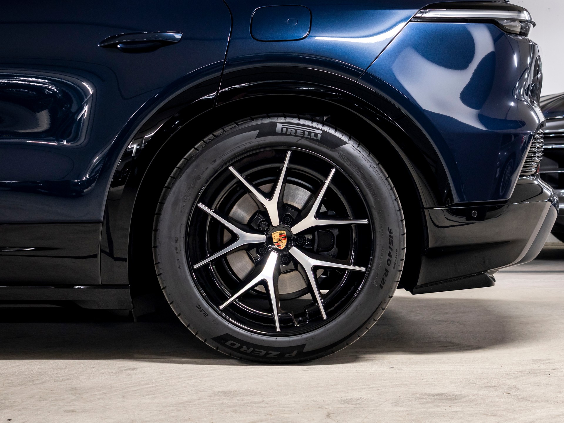 PORSCHE Cayenne S Electric 113 kWh-image-12