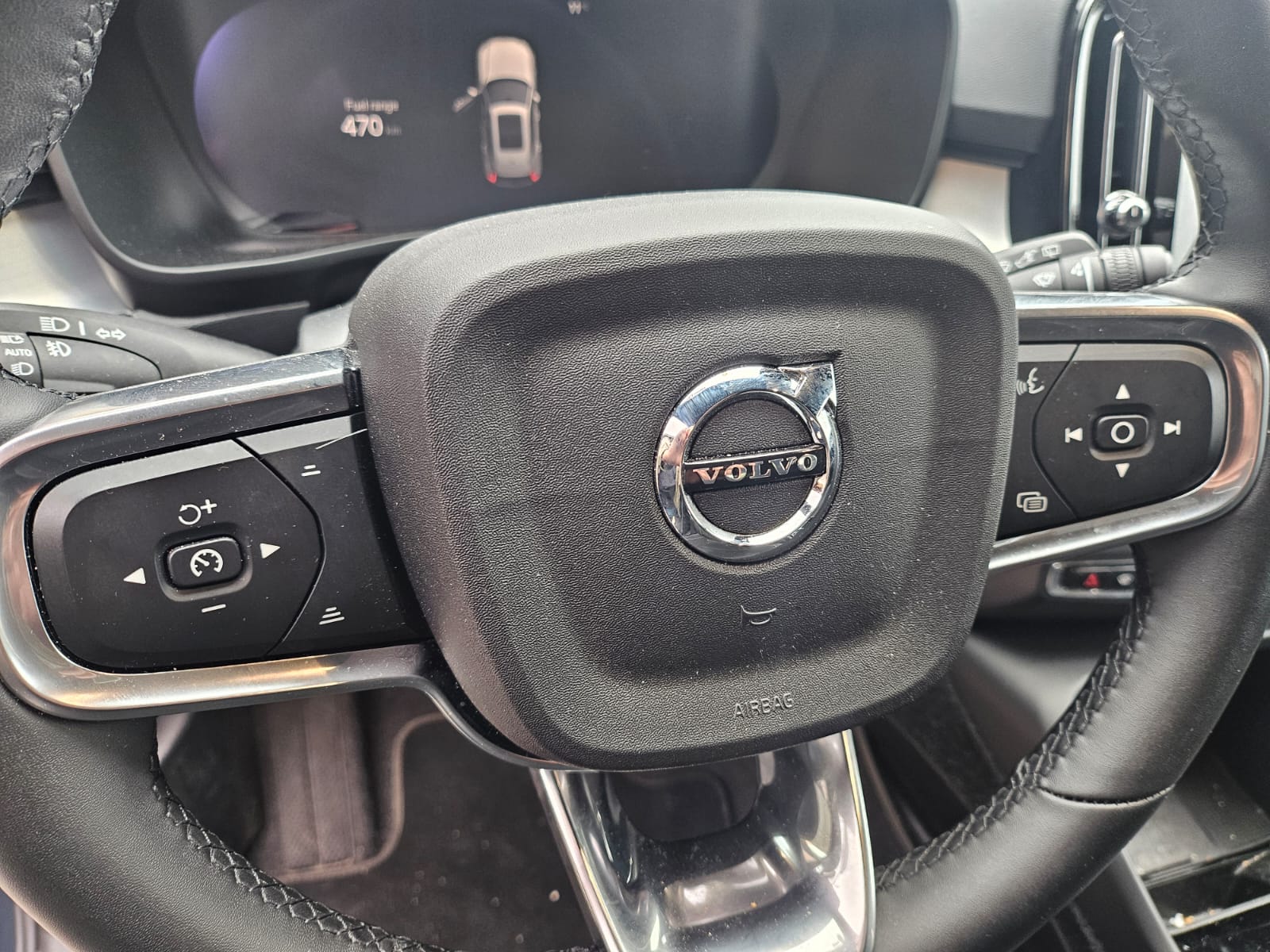 VOLVO XC40 B4 BENZIN MILD HYBRID "ULTRA BLACK EDITION" DCT CH WAGEN.-image-21