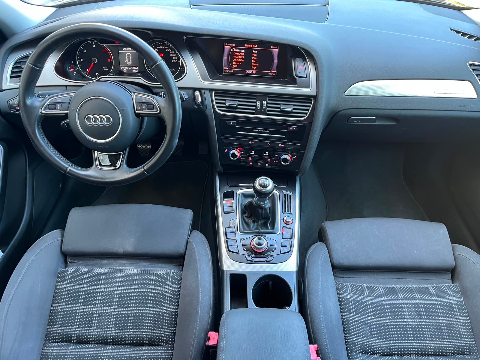 AUDI A4 Avant 2.0 TDI quattro-image-8