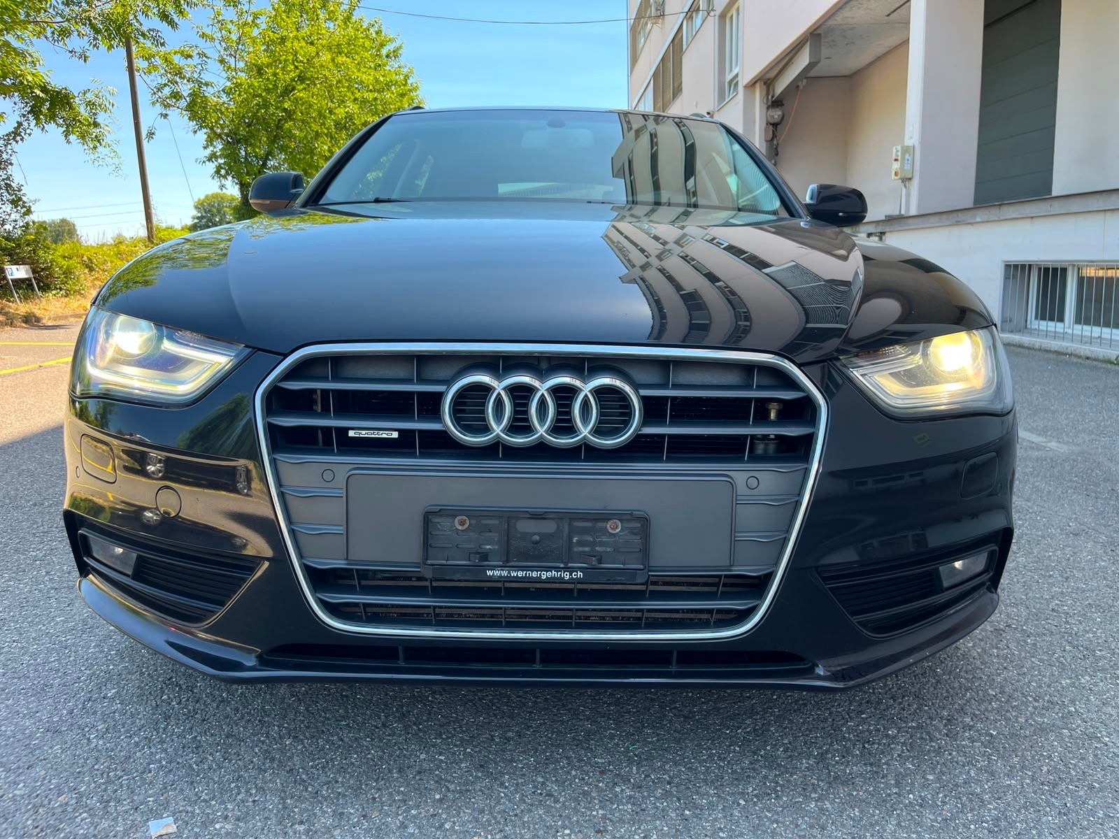 AUDI A4 Avant 2.0 TDI quattro-image-5