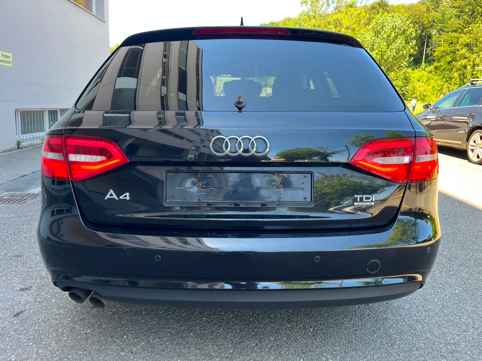 AUDI A4 Avant 2.0 TDI quattro-image-4