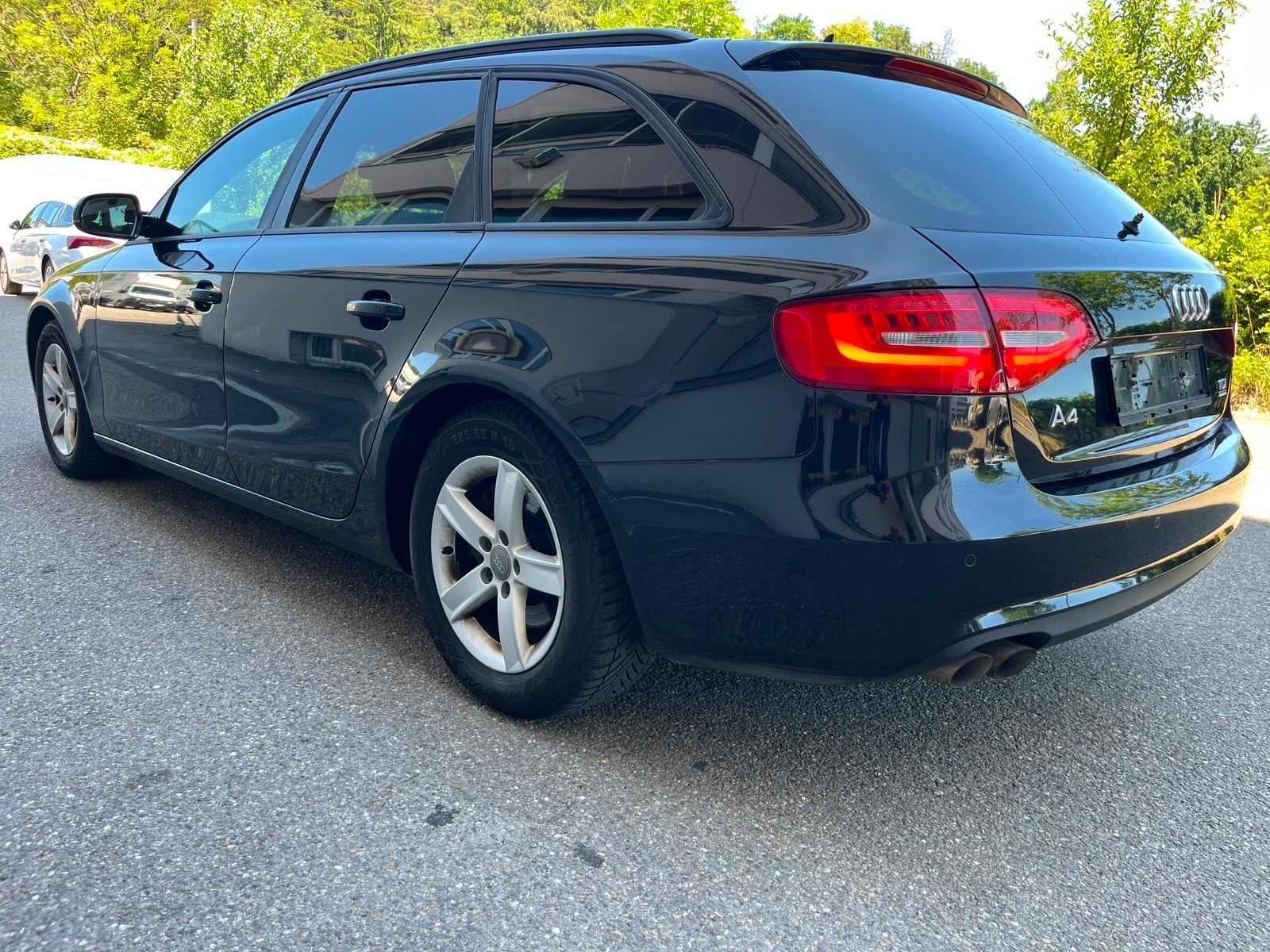AUDI A4 Avant 2.0 TDI quattro-showroom-element-1