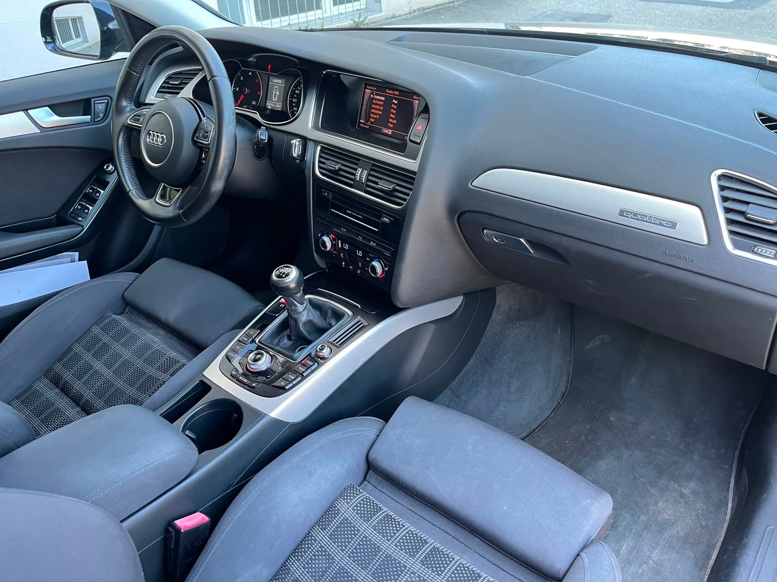 AUDI A4 Avant 2.0 TDI quattro-image-11