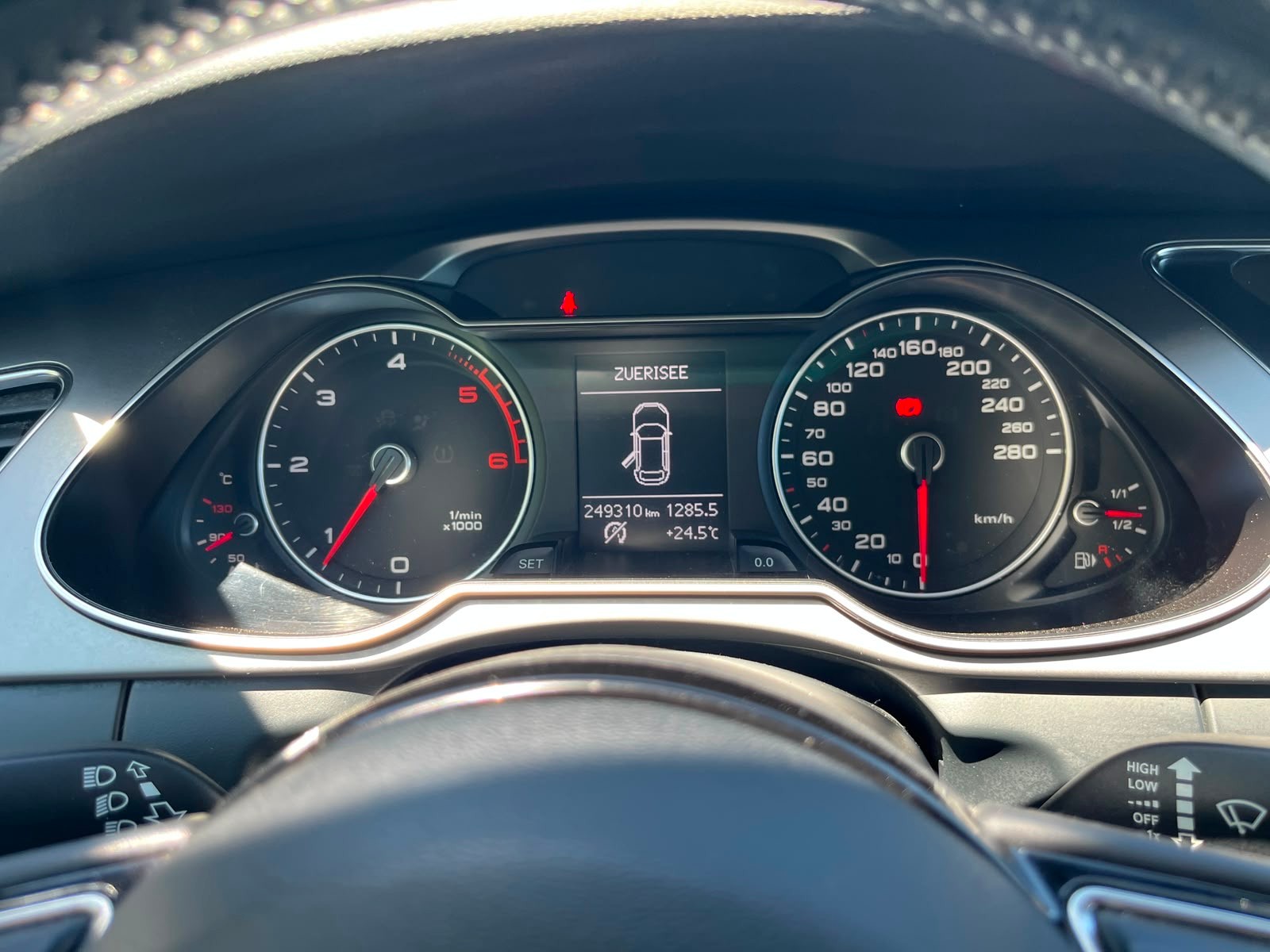AUDI A4 Avant 2.0 TDI quattro-image-9