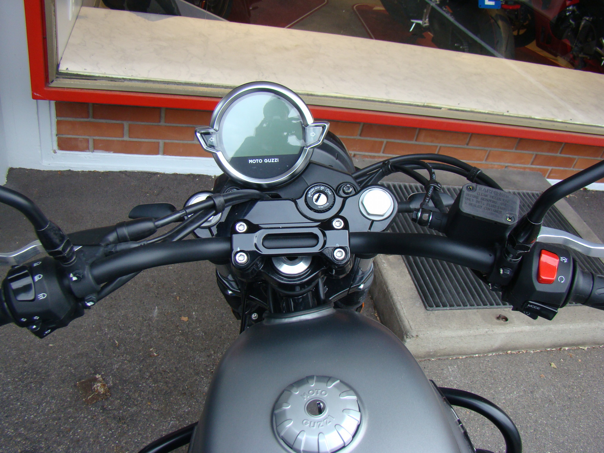 MOTO GUZZI V7 850 Stone-image-4
