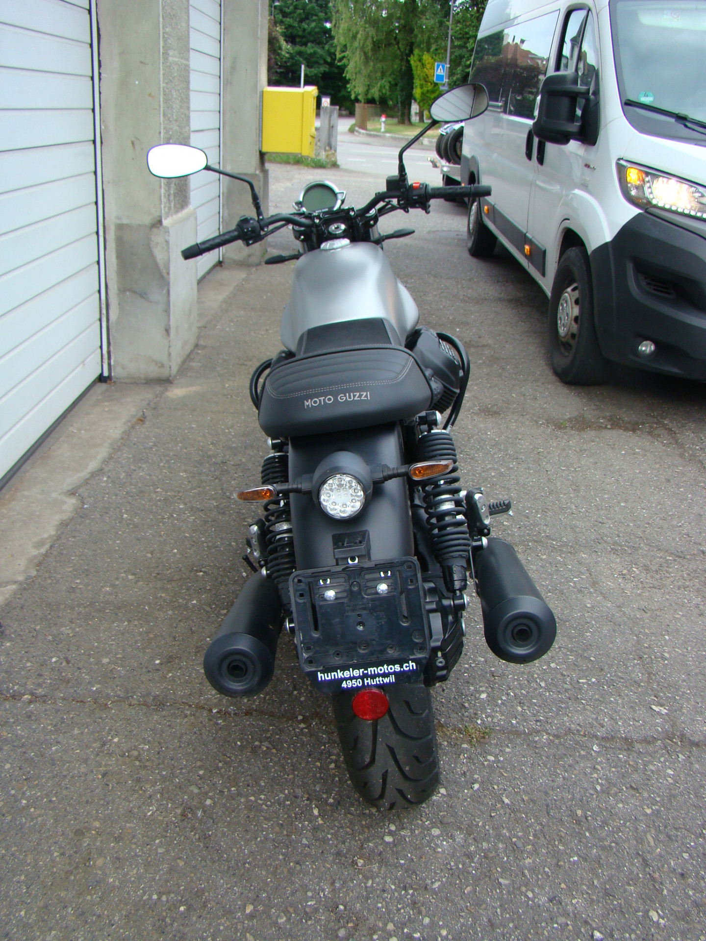 MOTO GUZZI V7 850 Stone-image-3