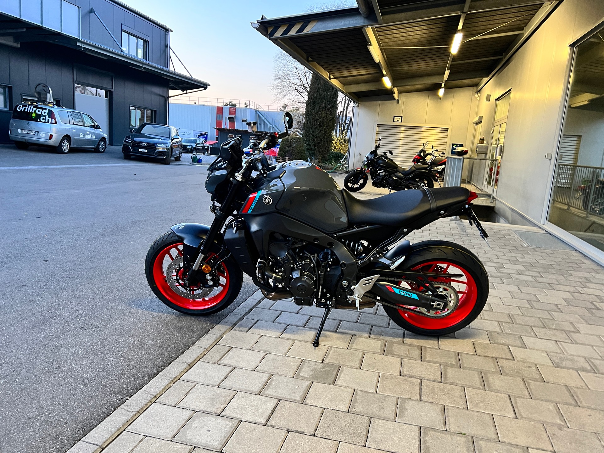 YAMAHA MT-09-image-1