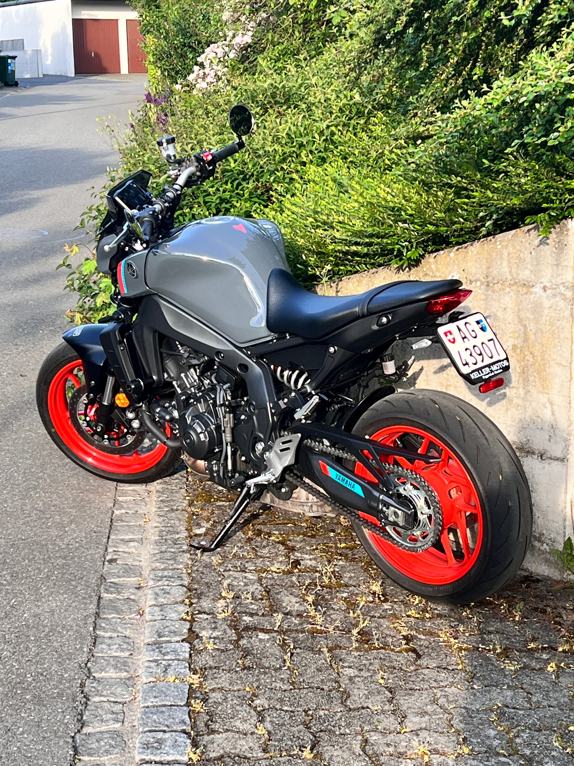 YAMAHA MT-09-image-3
