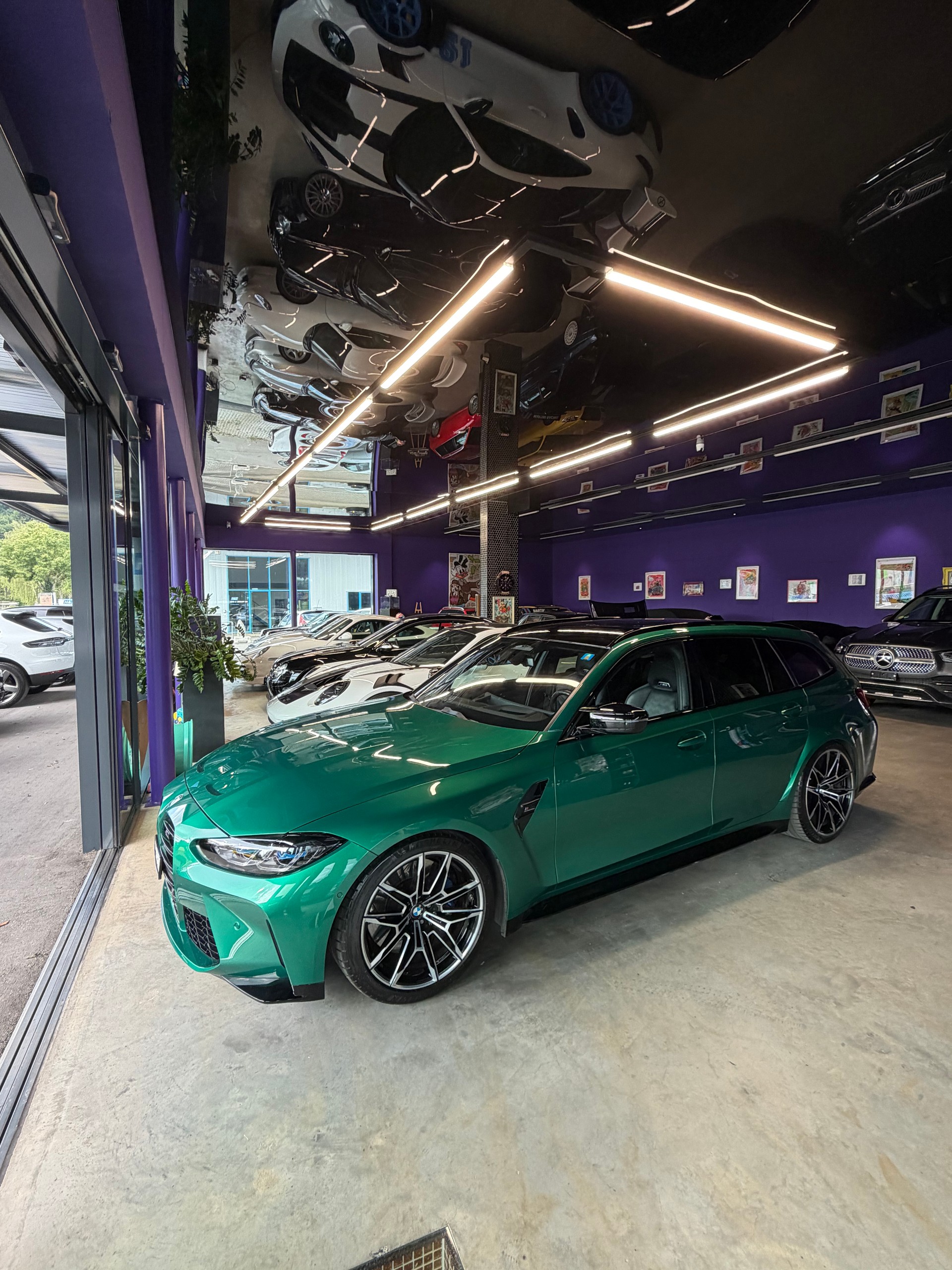 BMW M3 Touring xDrive Competition M-showroom-element-3