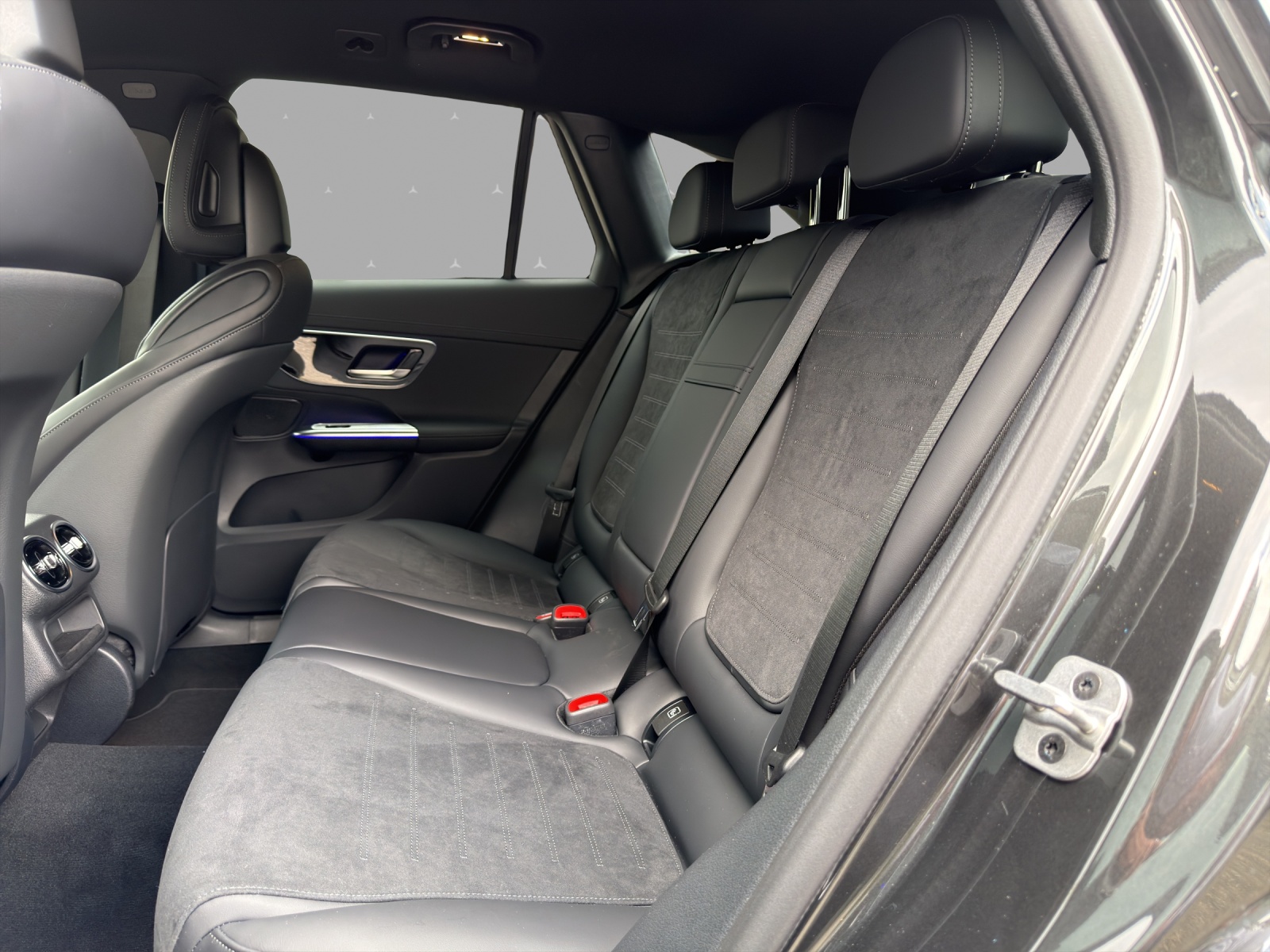MERCEDES-BENZ GLC 200 4Matic 9G-Tronic-image-13