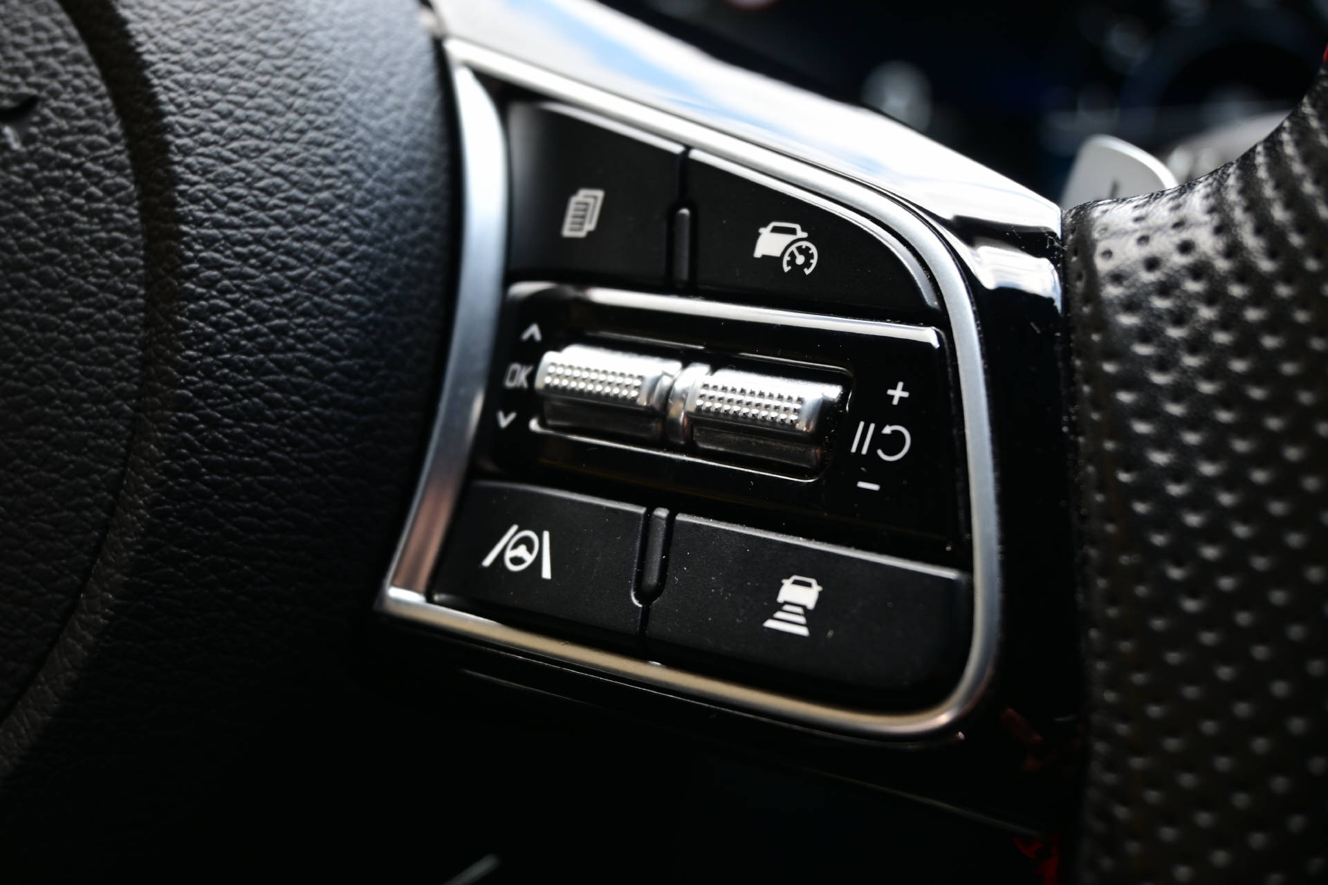 KIA ProCeed 1.6 T-GDi GT *Facelift*-image-17