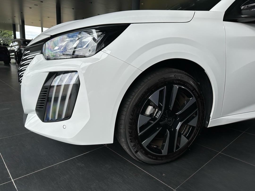 PEUGEOT 208 1.2 MHEV 110 Allure-showroom-element-2